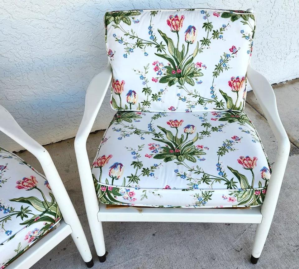 Bois Fauteuils The Modernity Tulips A Pair en vente
