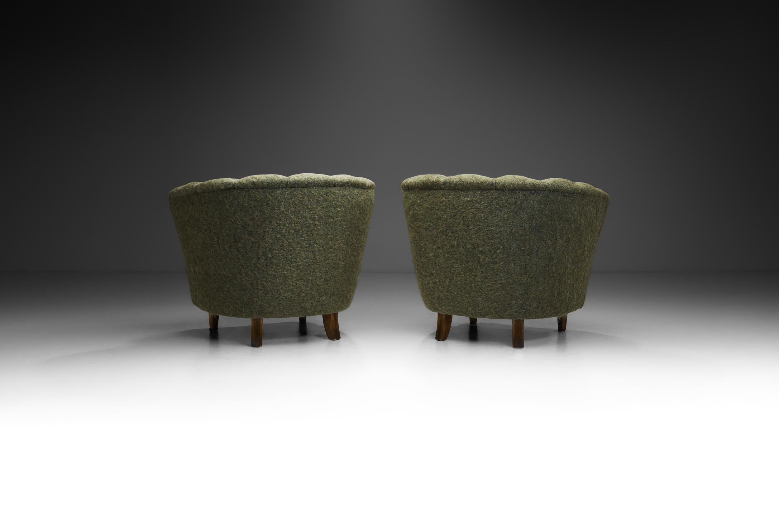 Européen Fauteuils The Modernity avec tapisserie verte, Europe 1950s en vente