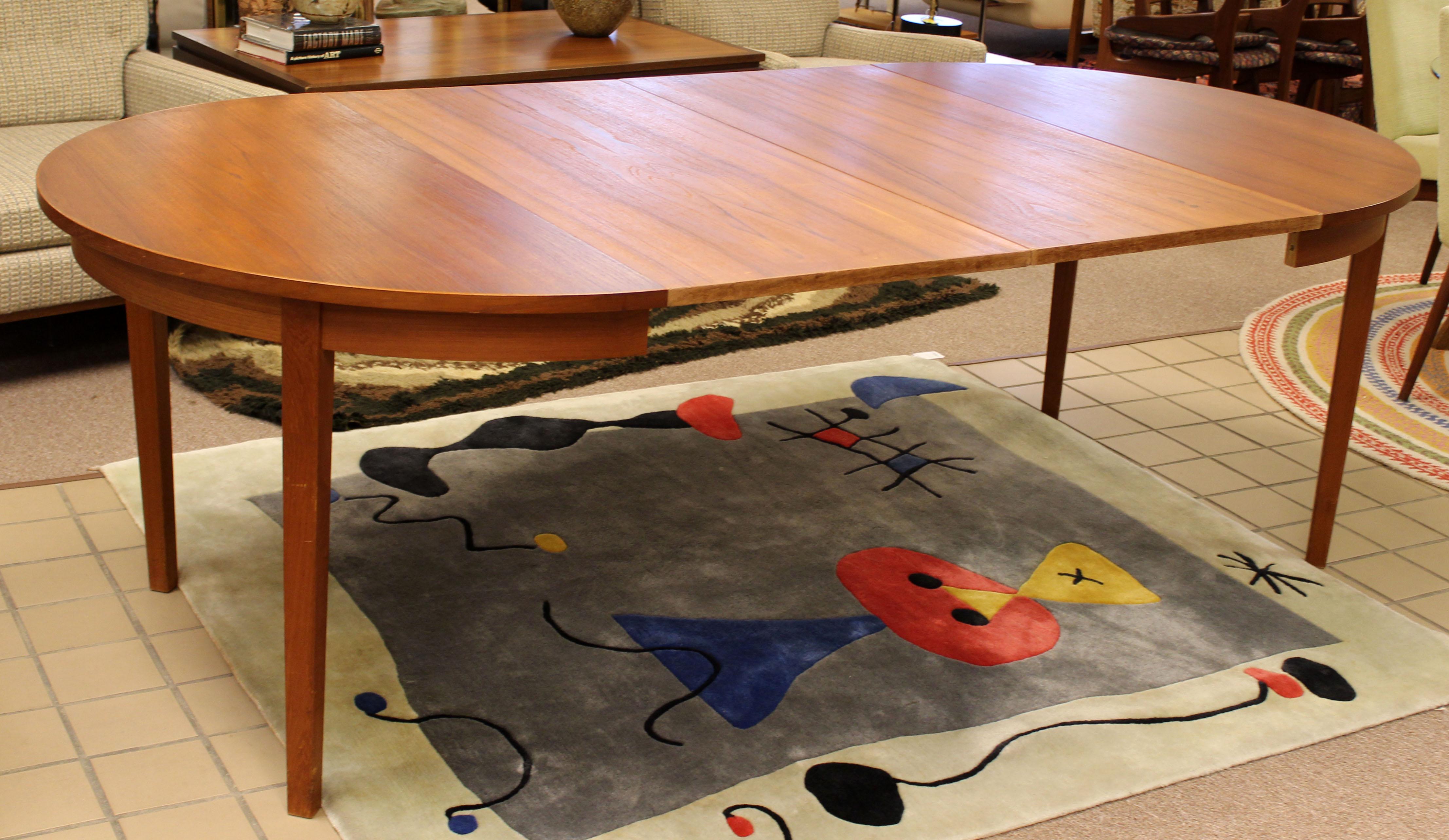Mid-Century Modern Arne Hovmand Olsen Danish Teak Oval Dining Table & 6 Stühle 6