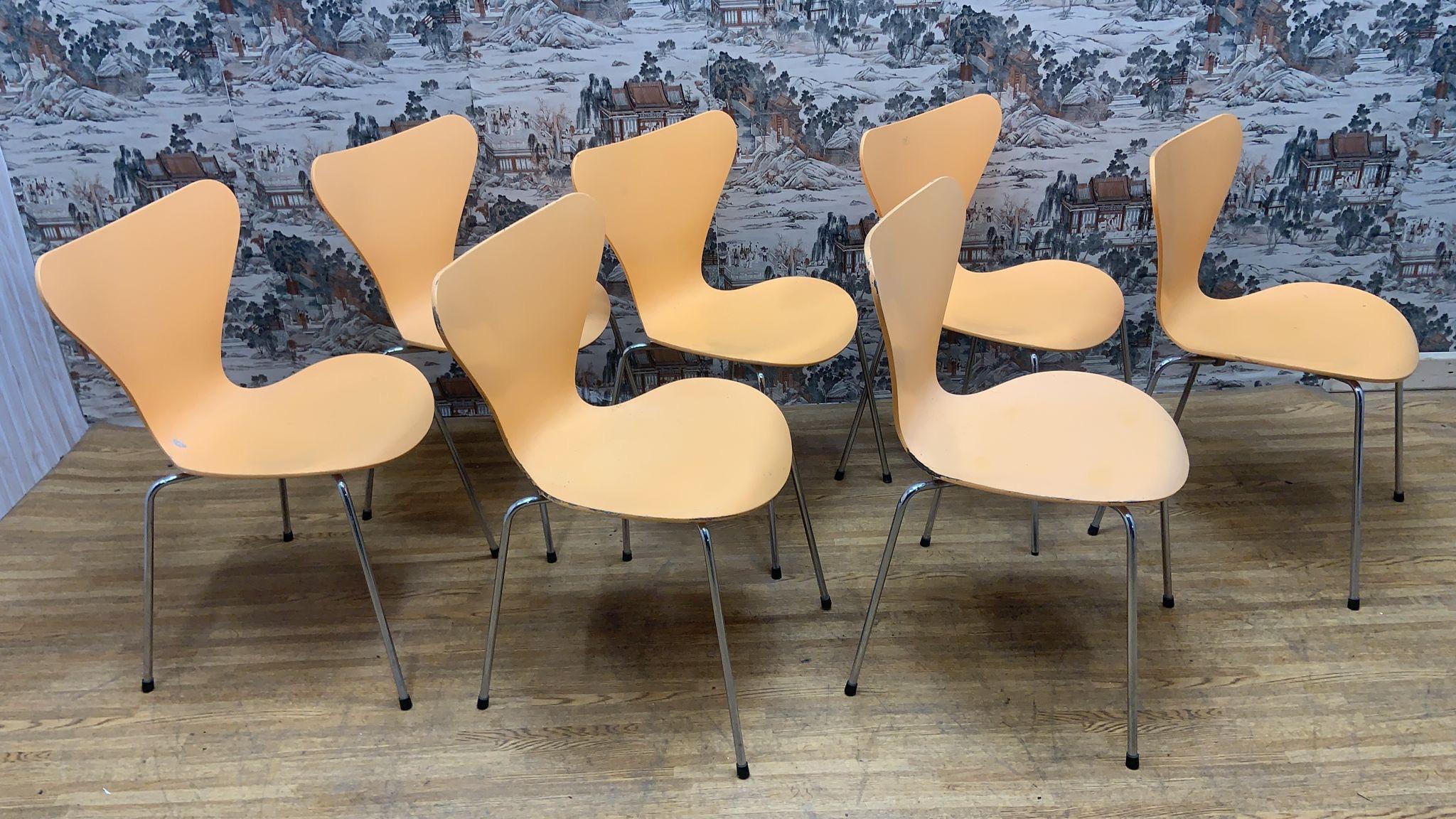Mid Century Modern Arne Jacobsen For Fritz Hansen Series 7 Chairs - Set of 7 For Sale 6