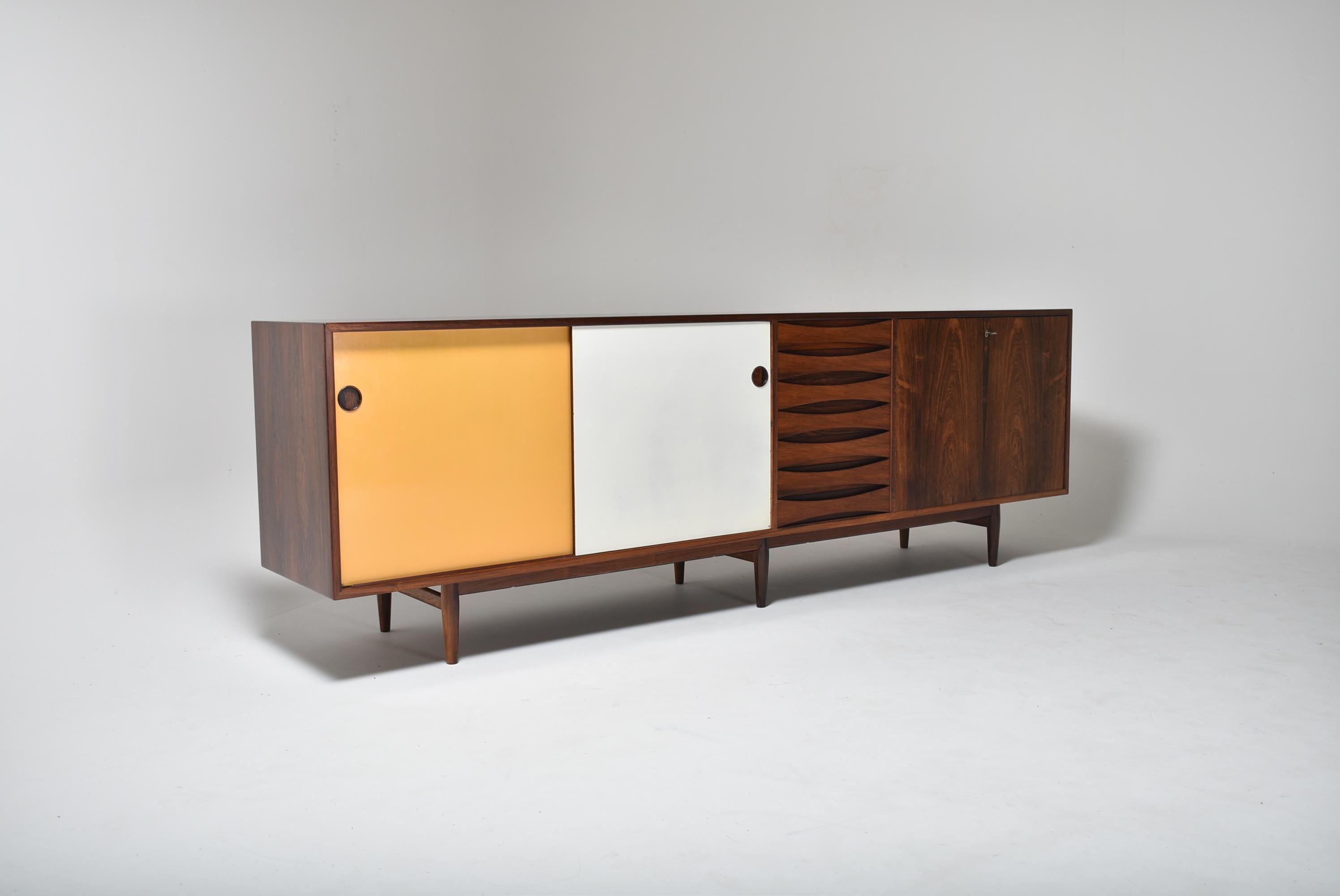 Arne Vodder ''29 A'' Sideboard aus Palisanderholz, Dänemark, Mid-Century Modern, 1960 (Skandinavische Moderne) im Angebot