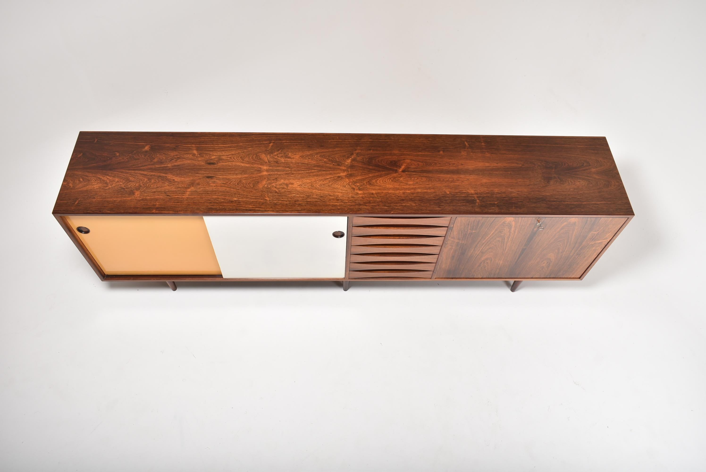 Mid century modern Arne Vodder ''29 A'' Sideboard in Rosewood, Denmark, 1960 In Good Condition For Sale In Le Grand-Saconnex, CH