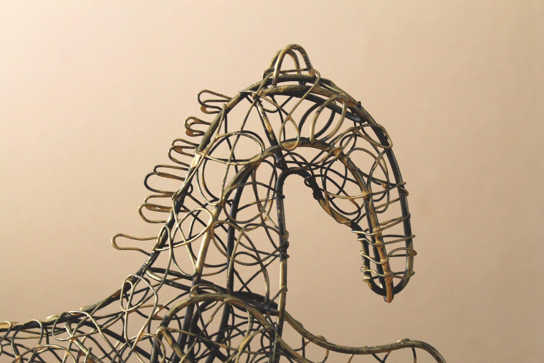 Frederic Weinberg !

Moderne du milieu du siècle
Sculpture de cheval en fil de fer !
Art abstrait !

Finition en fil de fer polychromé remarquable !

Dimensions : 13