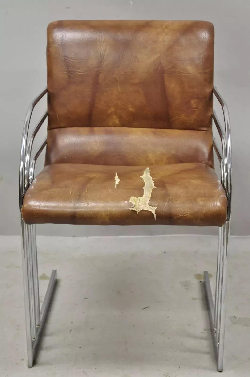 Sillón de brazos estilo Milo Baughman de estilo Art Decó cromado de mediados del siglo XX Moderno de mediados de siglo en venta