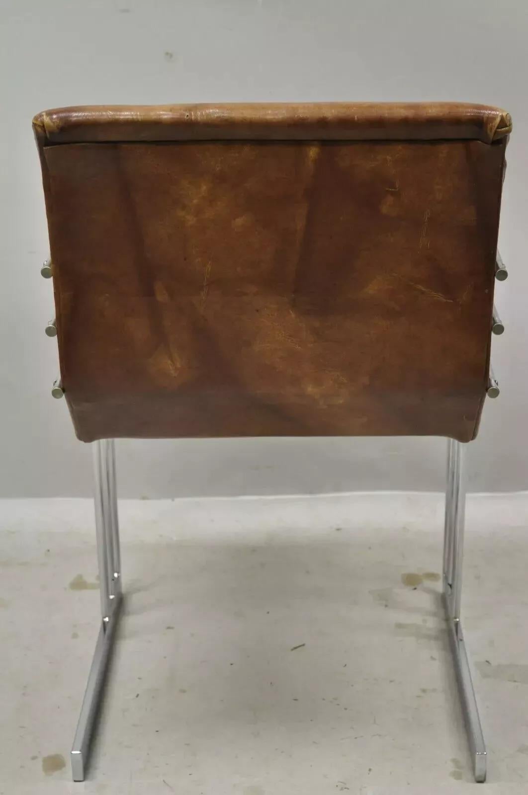 Sillón de brazos estilo Milo Baughman de estilo Art Decó cromado de mediados del siglo XX en venta 2