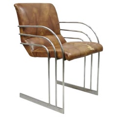 Chaise à accoudoirs en chrome de style Milo Baughman, modernité du milieu du siècle dernier, avec piétement luge