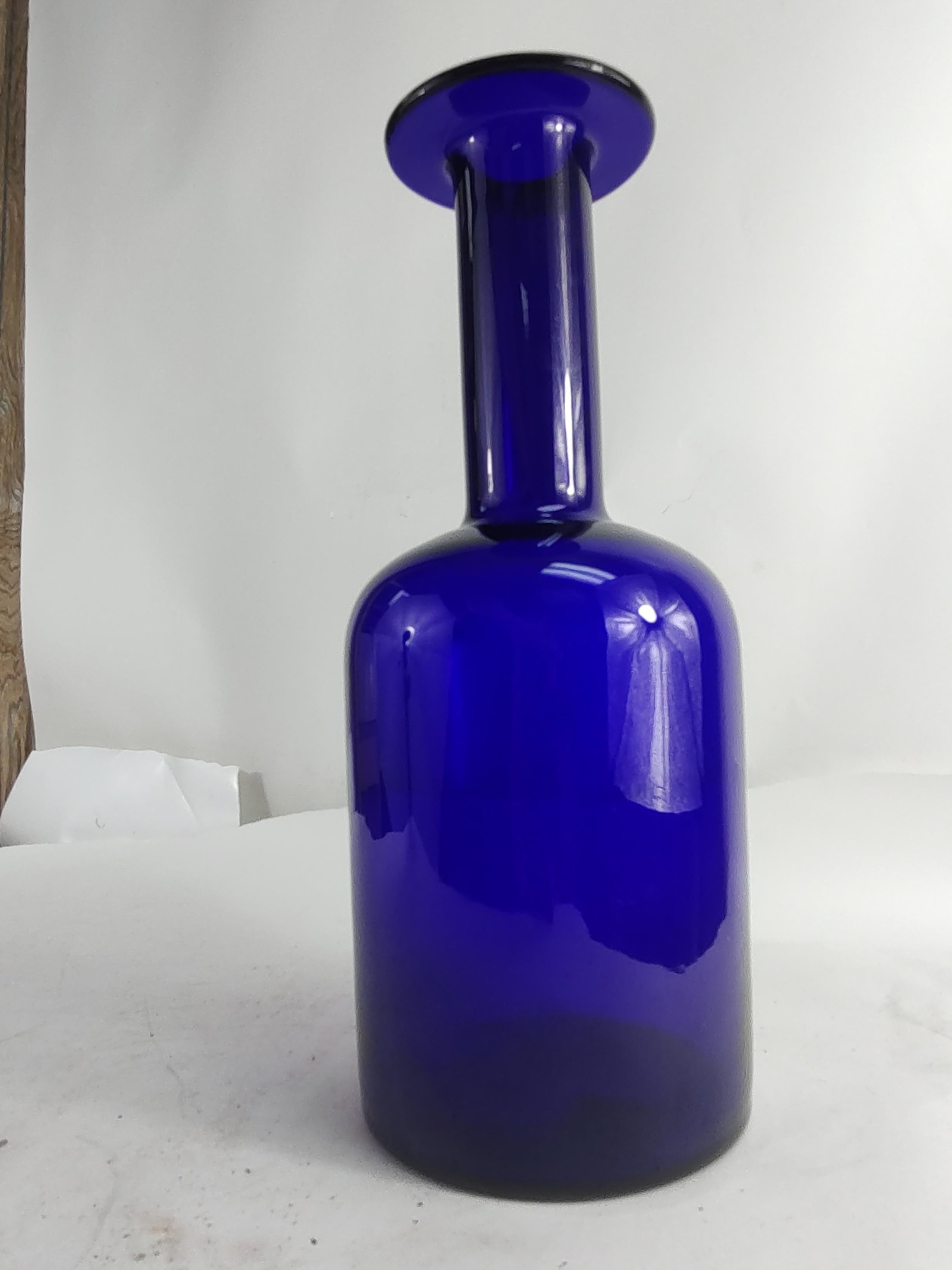 Fabulous deep & rich blue Art Glass vase by Otto Brauer for Holmgaard C1960. Striking color and tall 15