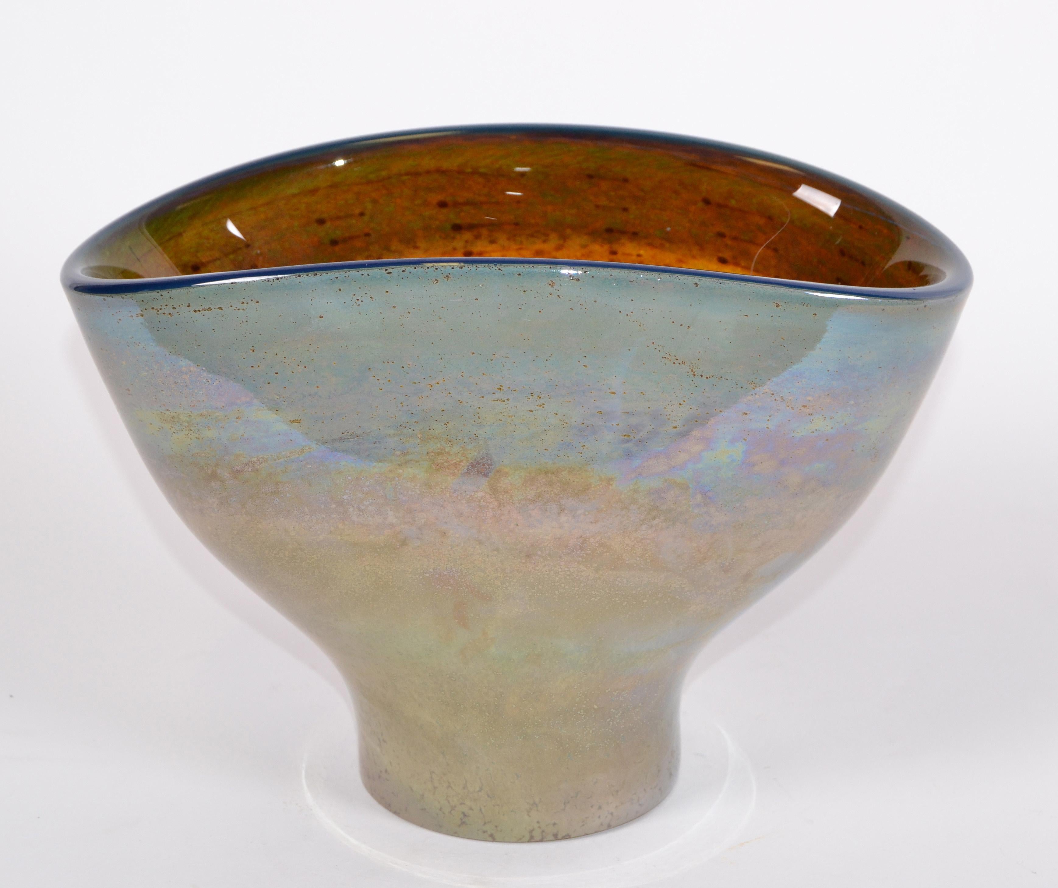 Mid-Century Modern Art Glass Bowl Green, Blue & Bronze Dust Made in Poland, 1980 4