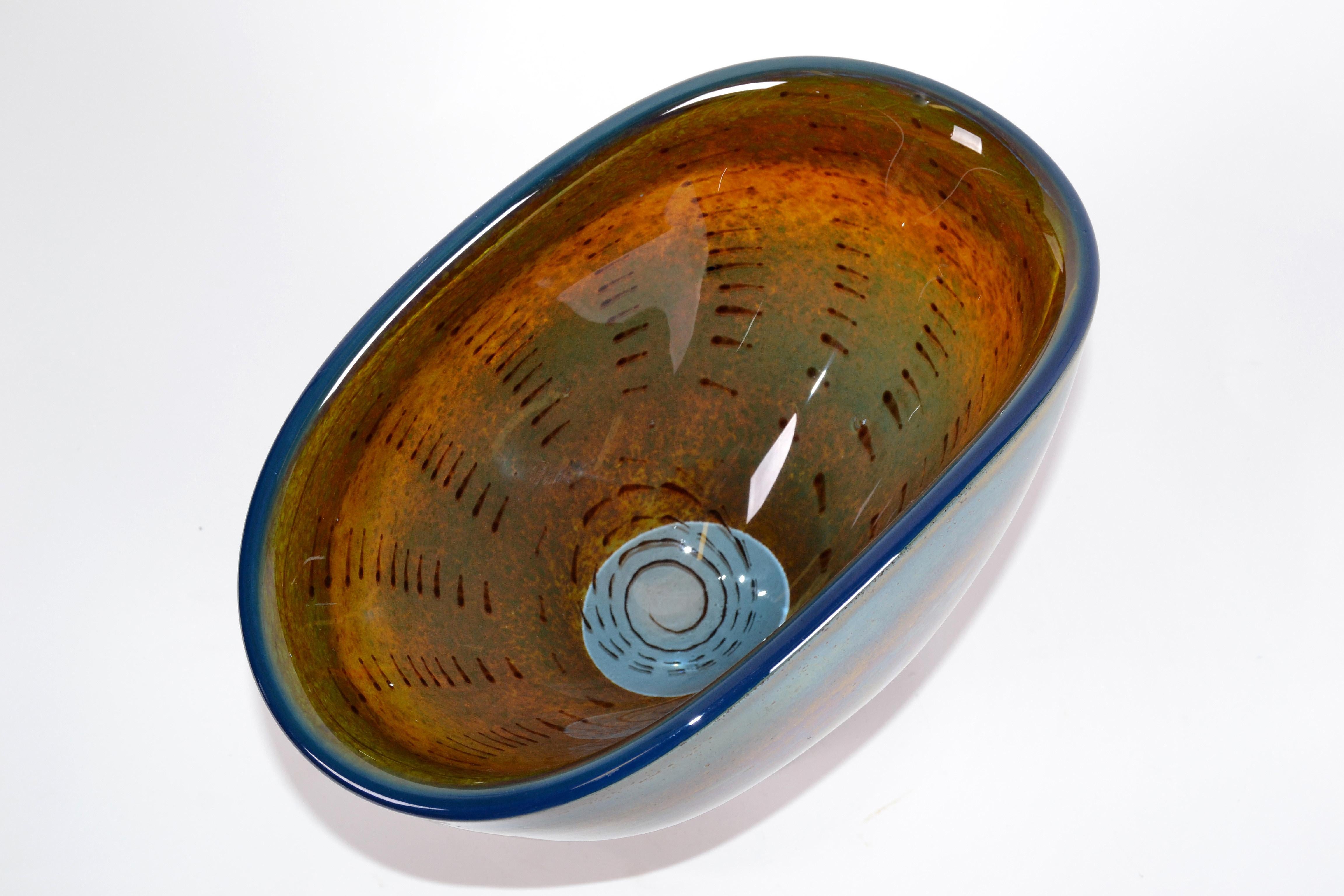 Mid-Century Modern Art Glass Bowl Green, Blue & Bronze Dust Made in Poland, 1980 In Good Condition In Miami, FL