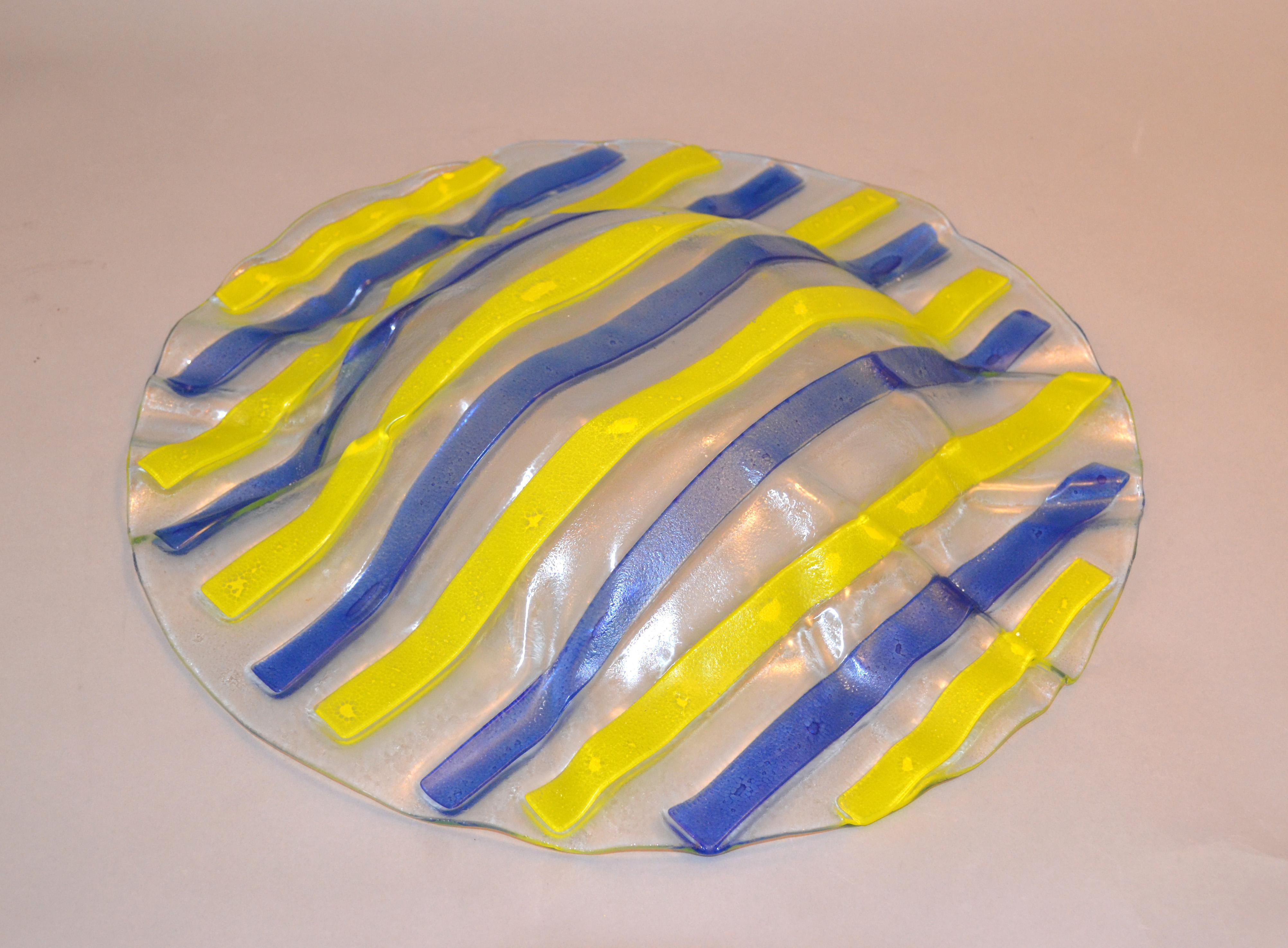 Mid-Century Modern Art Glass Centerpiece / Bowl / Plate in the Style of Higgins 5