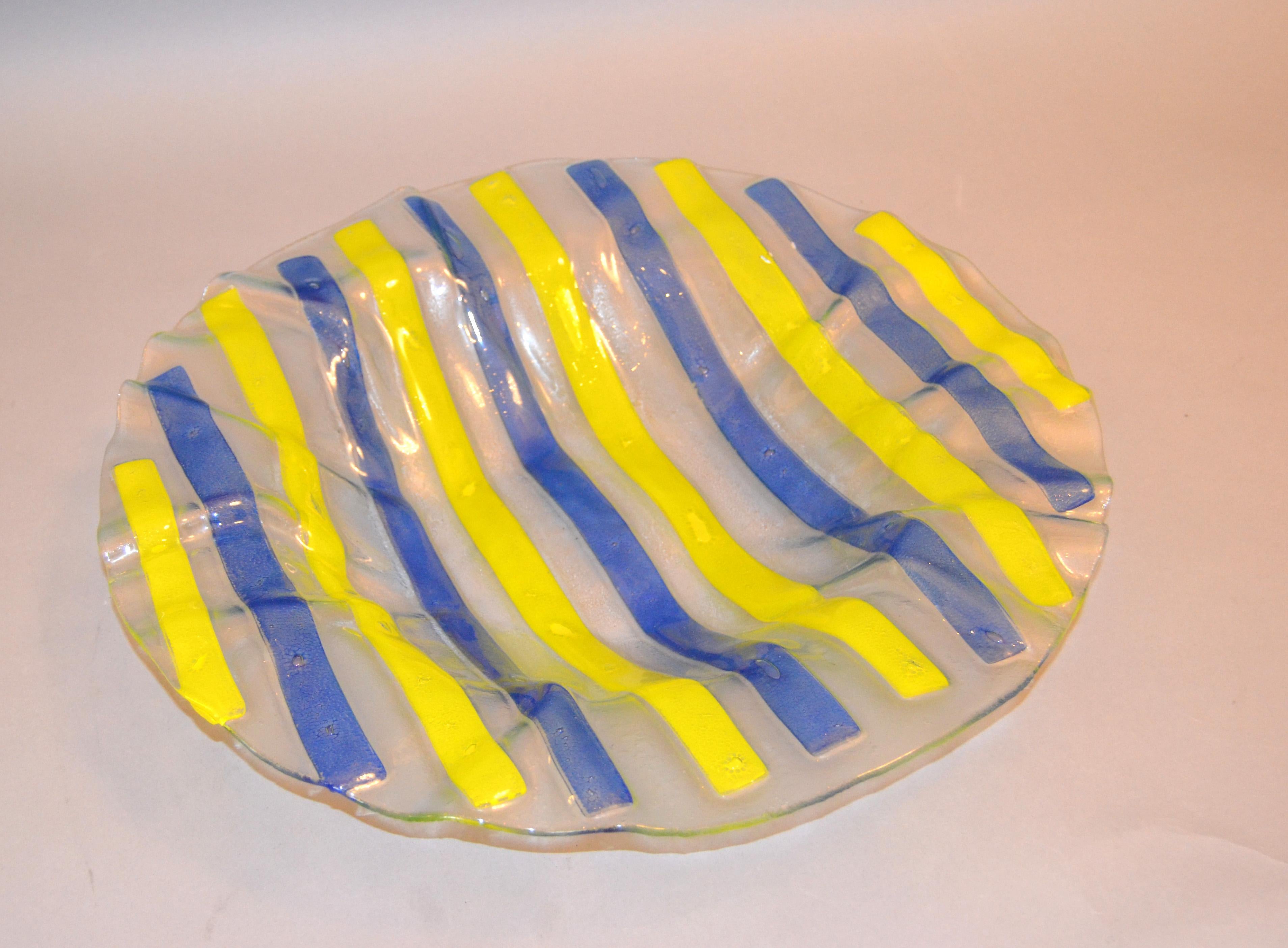 Mid-Century Modern Art Glass Centerpiece / Bowl / Plate in the Style of Higgins 4