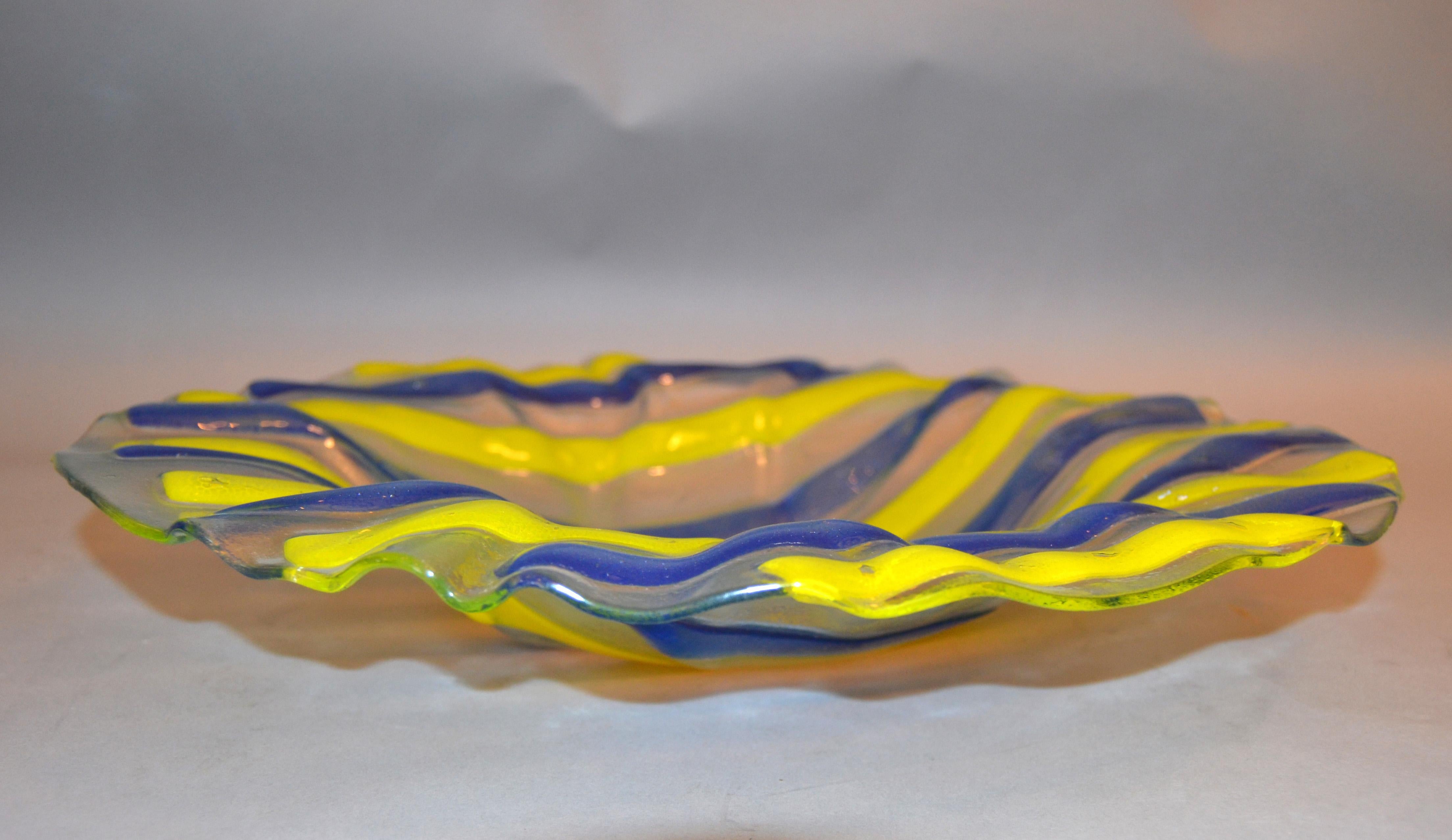 20th Century Mid-Century Modern Art Glass Centerpiece / Bowl / Plate in the Style of Higgins