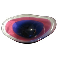 Bol de centre de table en verre d'art moderne du milieu du siècle dernier de Flygsfors Paul Kedelv