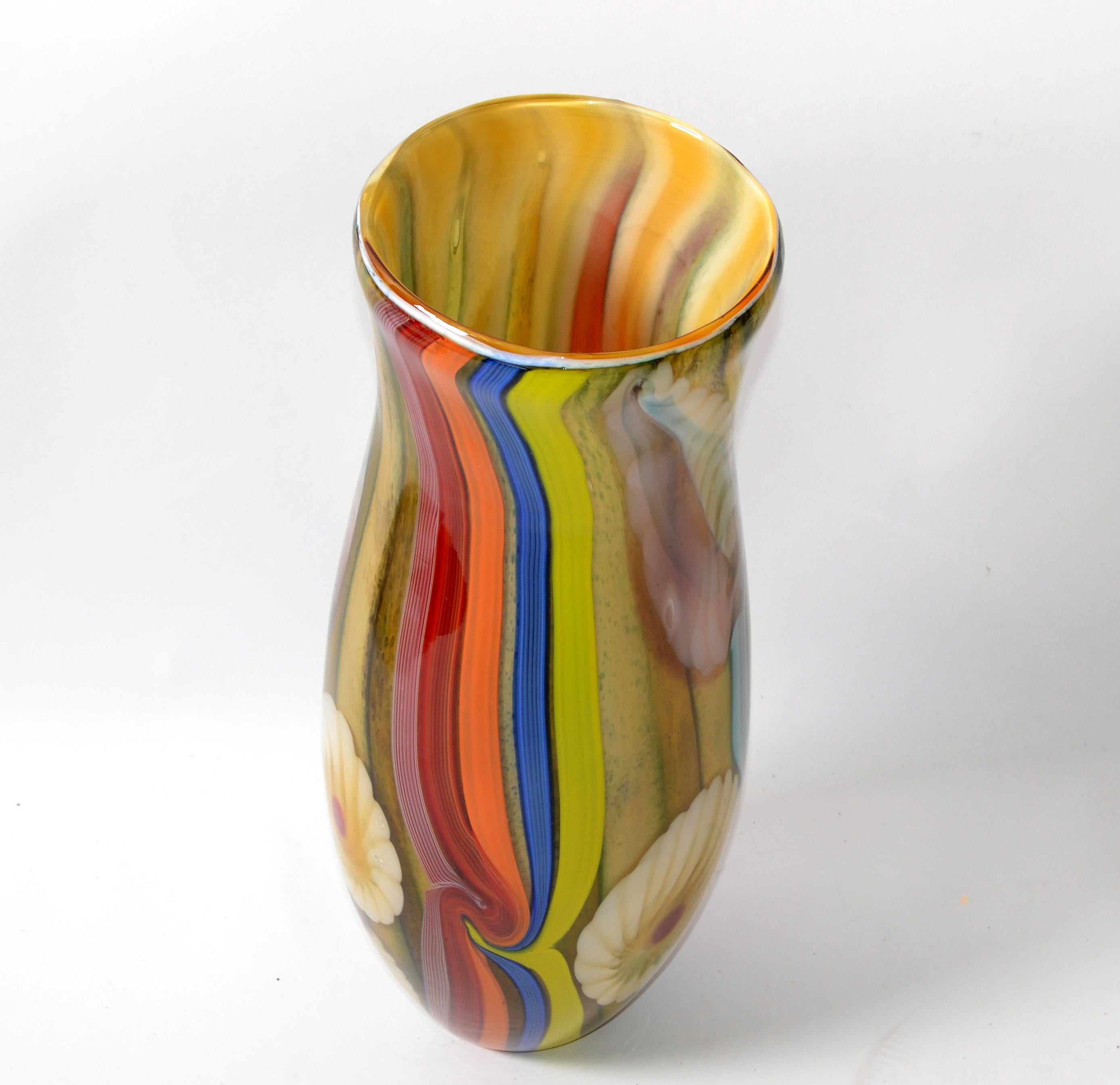 Mid-Century Modern Art Glass Nautical Motif Tall Vase Made in Europe Poland 1980 In Good Condition For Sale In Miami, FL