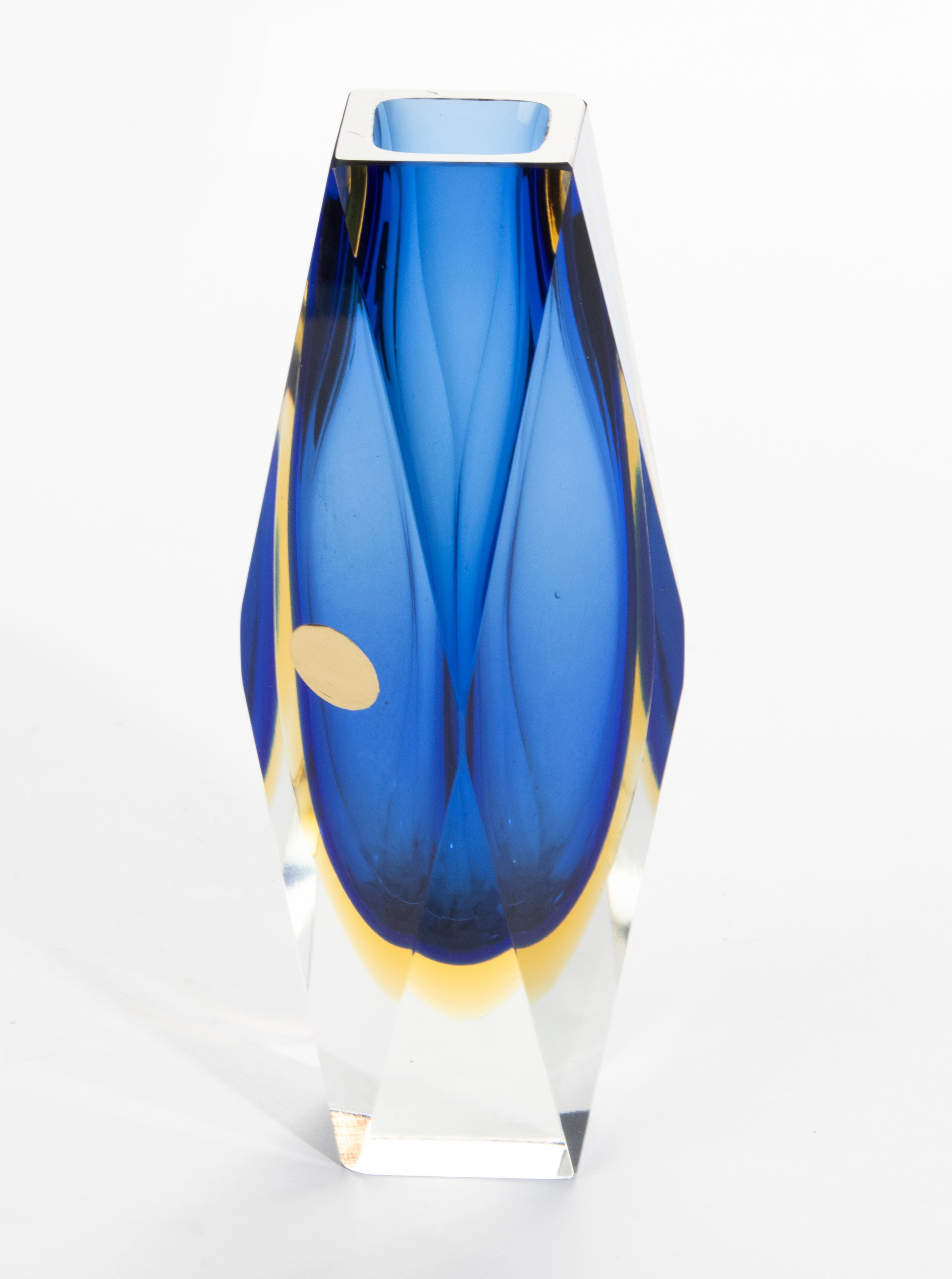 Mid-Century Modern Art Glass Sommerso Vase - Flavio Poli  For Sale 6