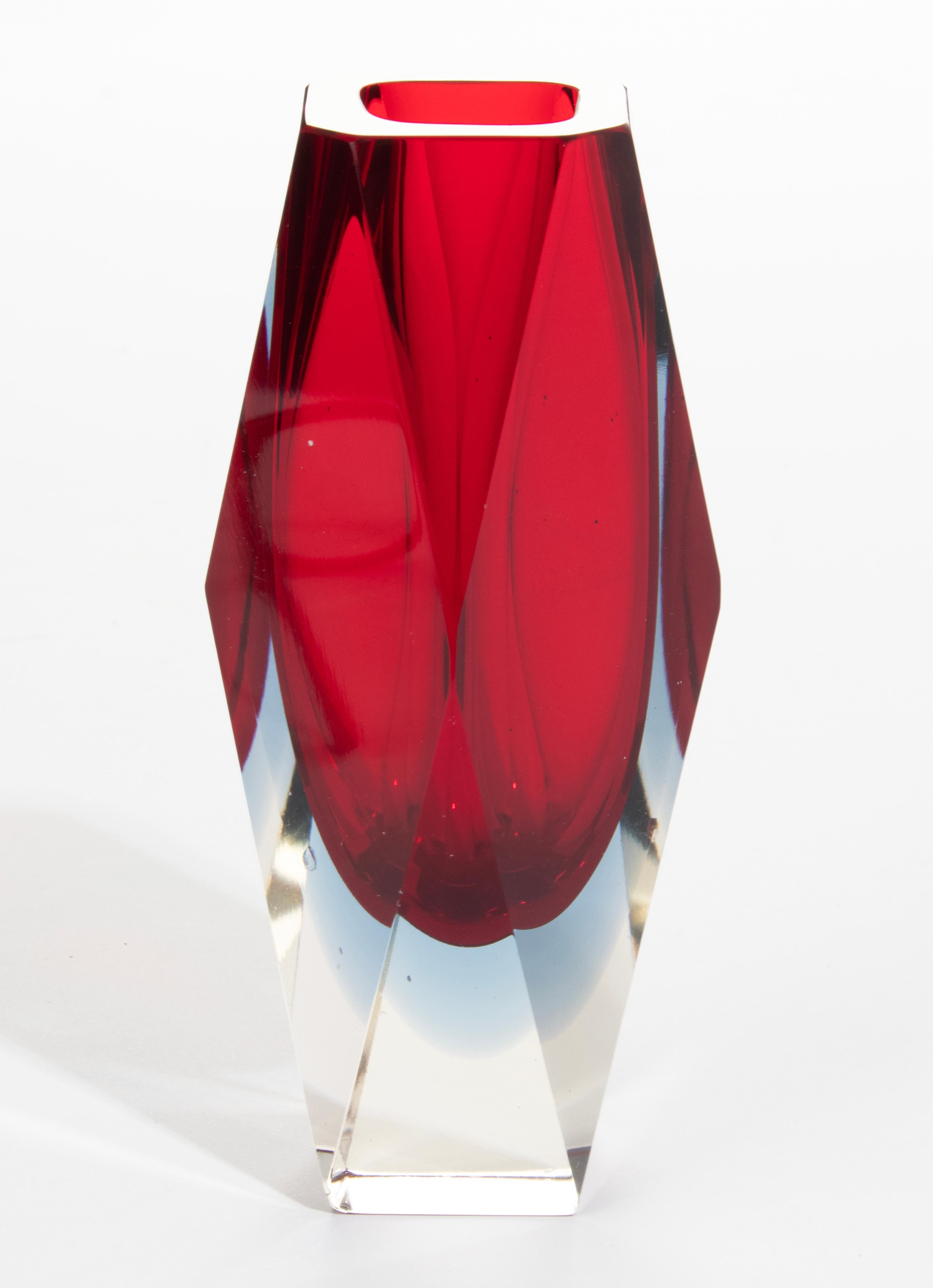 Moderne Sommerso-Vase aus Kunstglas aus der Mitte des Jahrhunderts – Flavio Poli (Handgefertigt) im Angebot