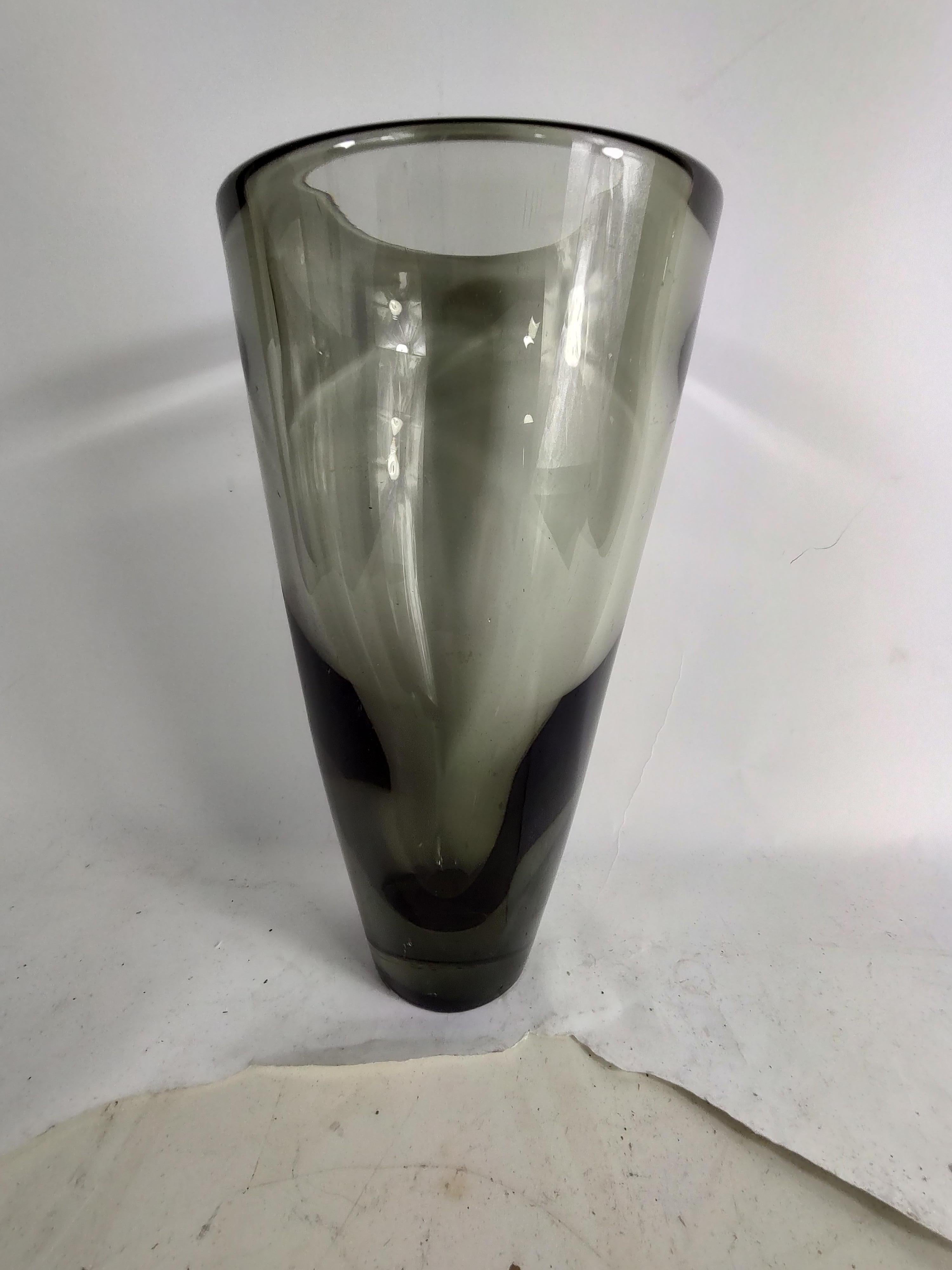 Hand-Crafted Mid-Century Modern Art Glass Vase by Per Lutken for Holmegaard, C1960 For Sale