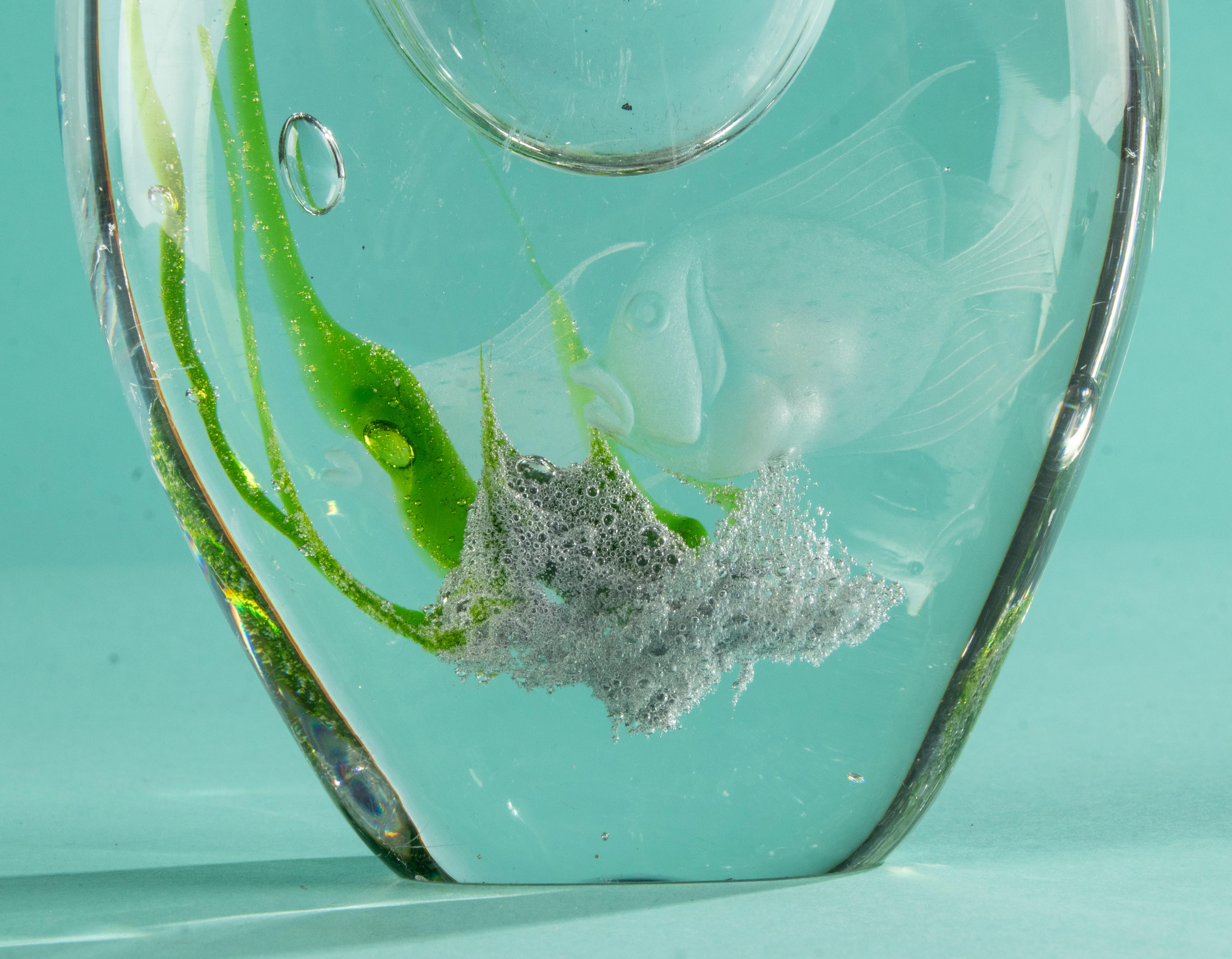 Vase en verre d'art moderne du milieu du siècle dernier de Vicke Lindstrand pour Kosta Boda Suède en vente 3