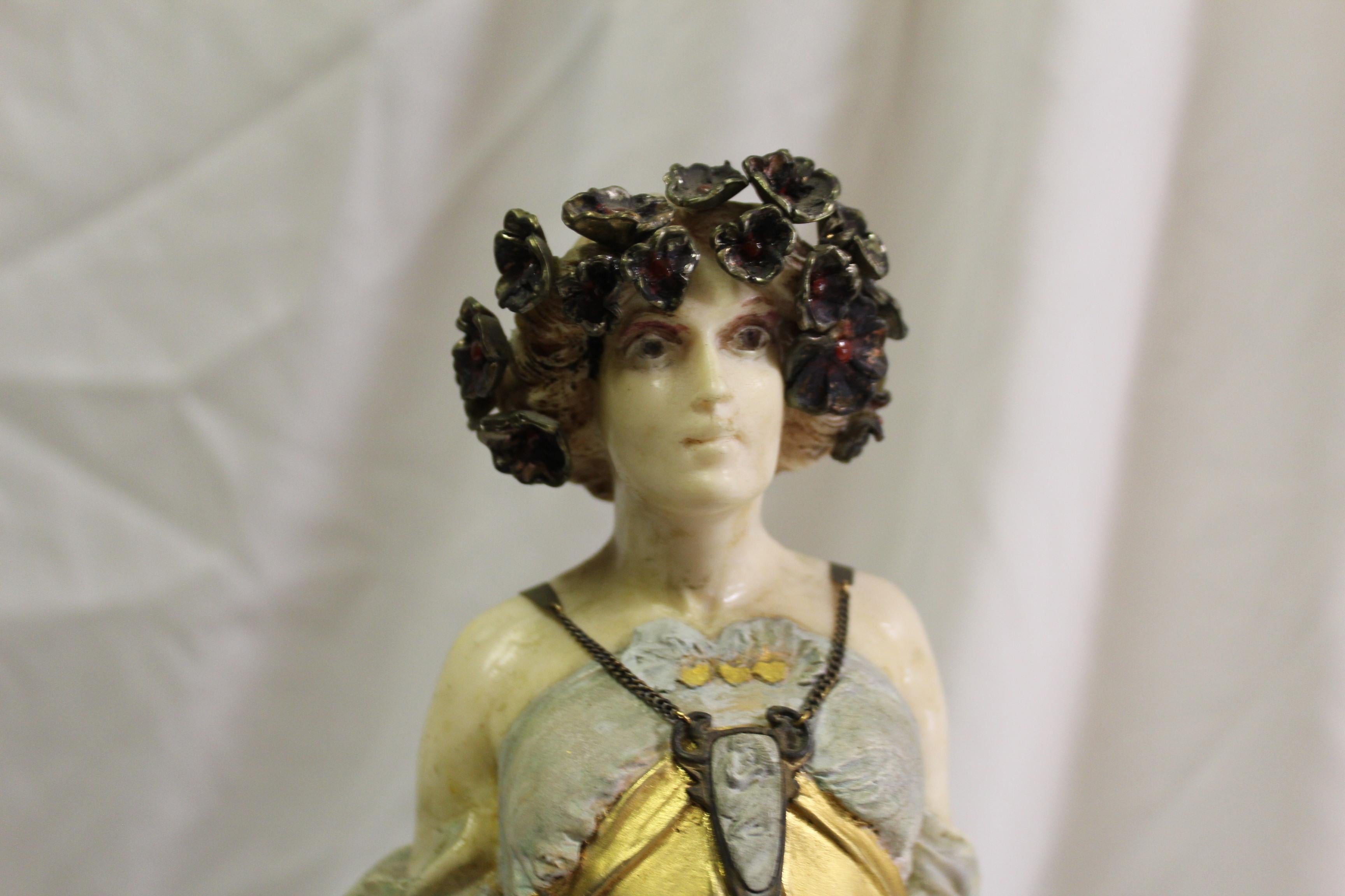 Scultura di donna in stile Art Nouveau di metà secolo, bronzo, firmata dall'artista In condizioni buone in vendita a Los Angeles, CA