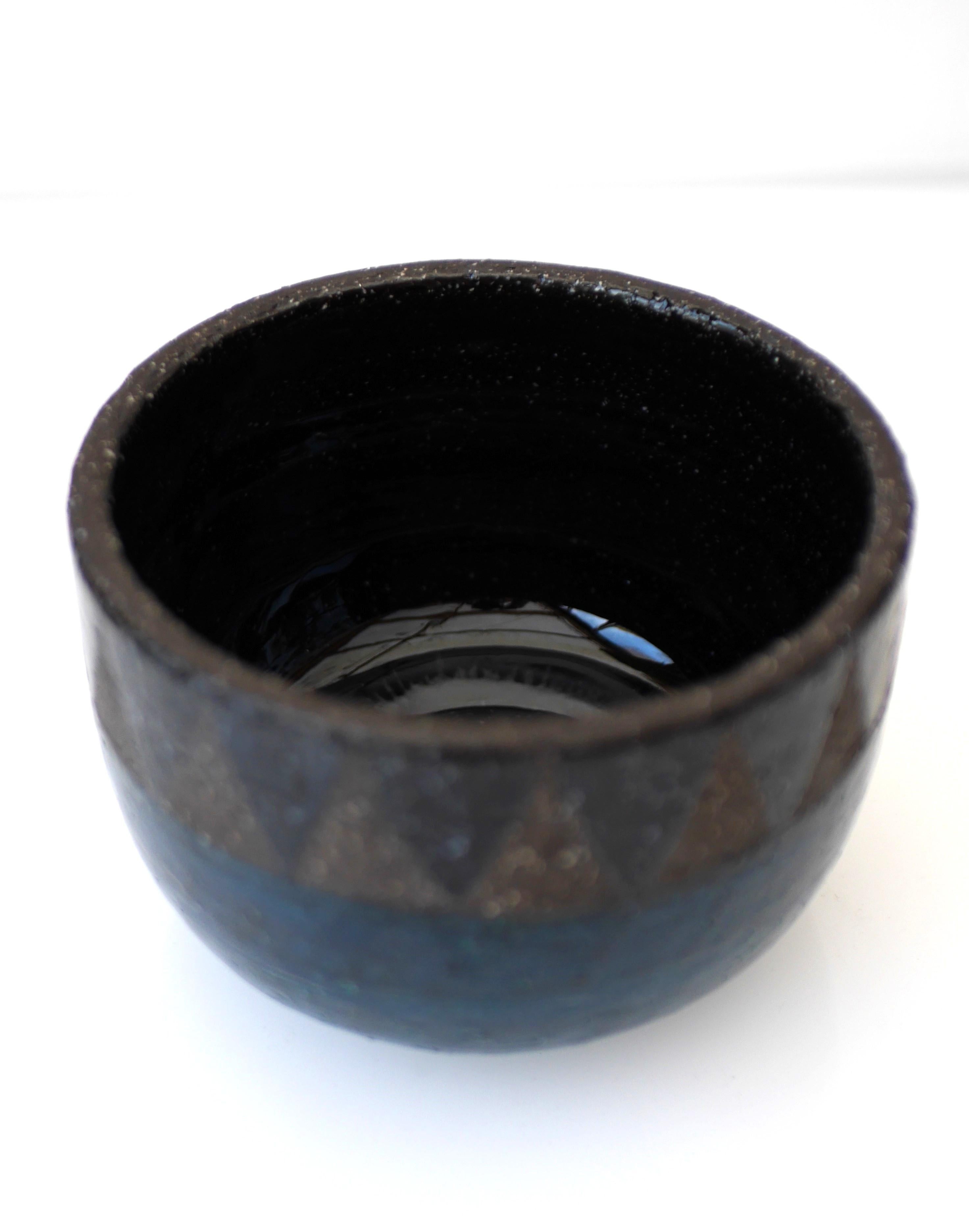 Ceramic Mid-century modern art pottery bowl by Inger Persson, Rörstrand Sweden For Sale