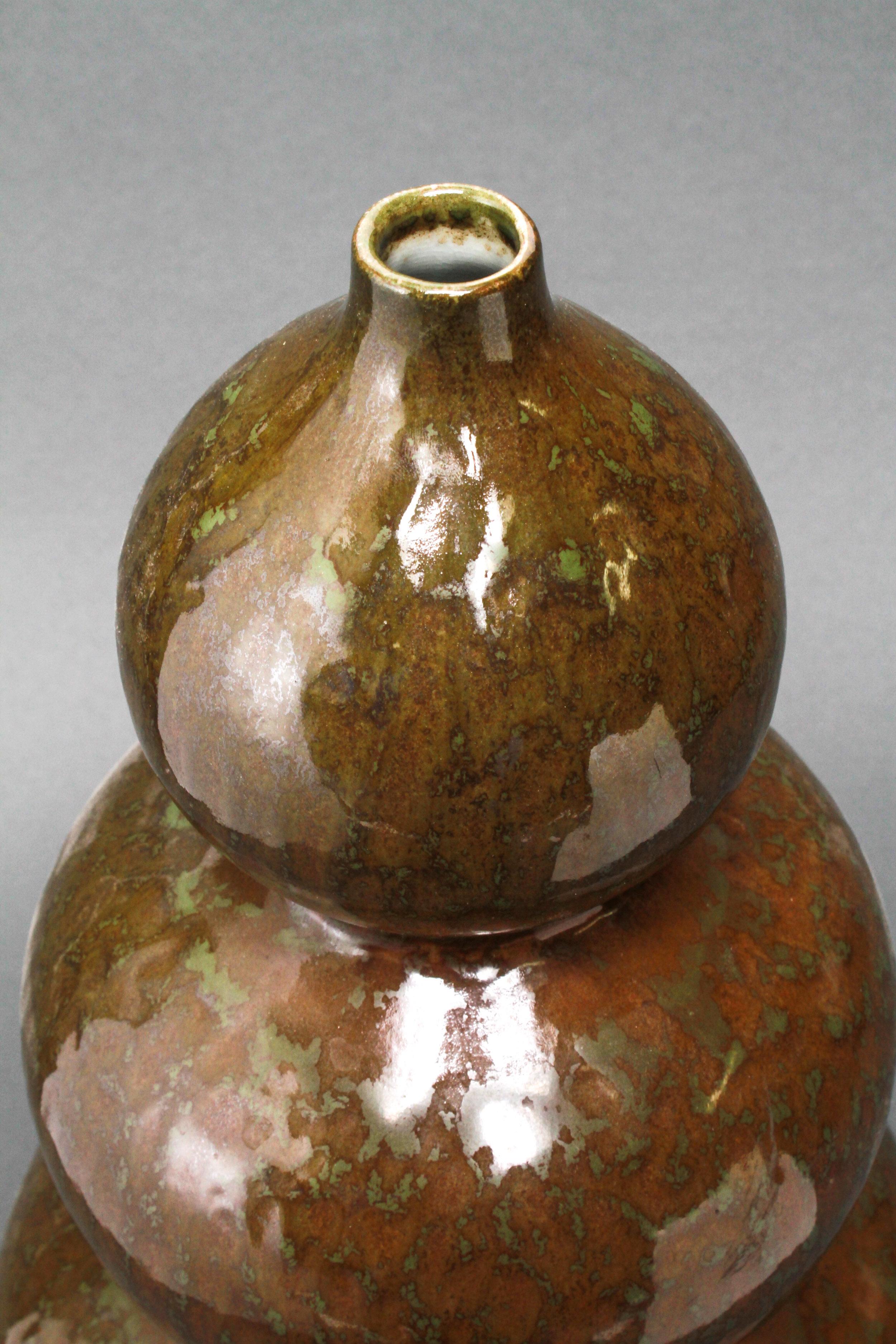 Mid-Century Modern Art Pottery Triple Gourd Vase In Good Condition In New York, NY