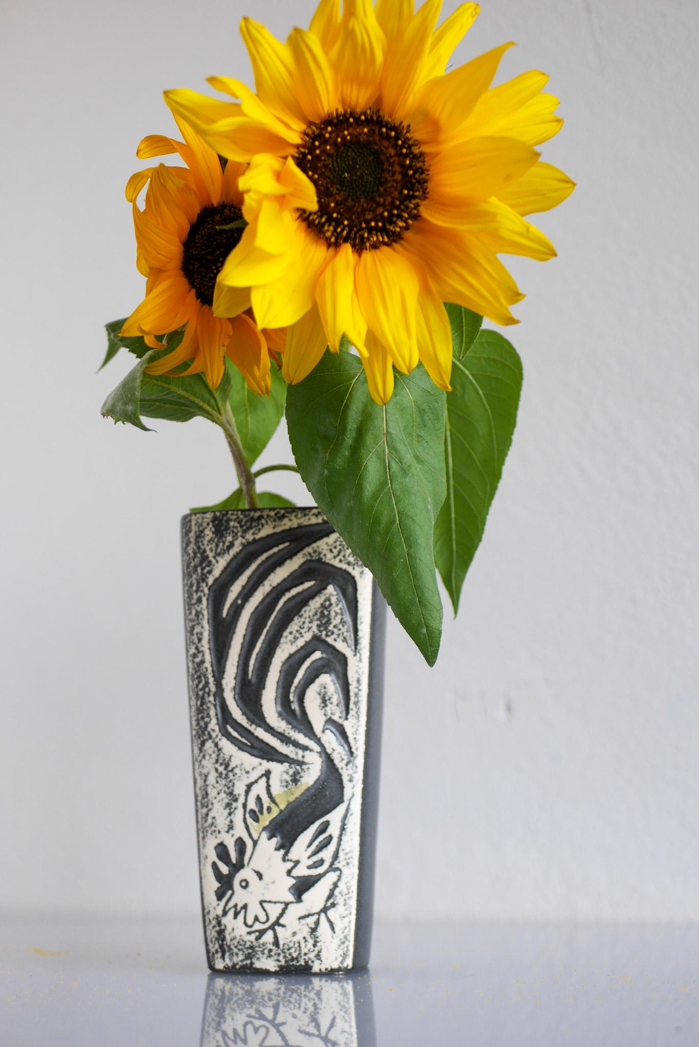 Danois Vase en poterie d'art moderne du milieu du siècle, réalisé par Jeppe Hagedorn-Olsen, Danemark. en vente