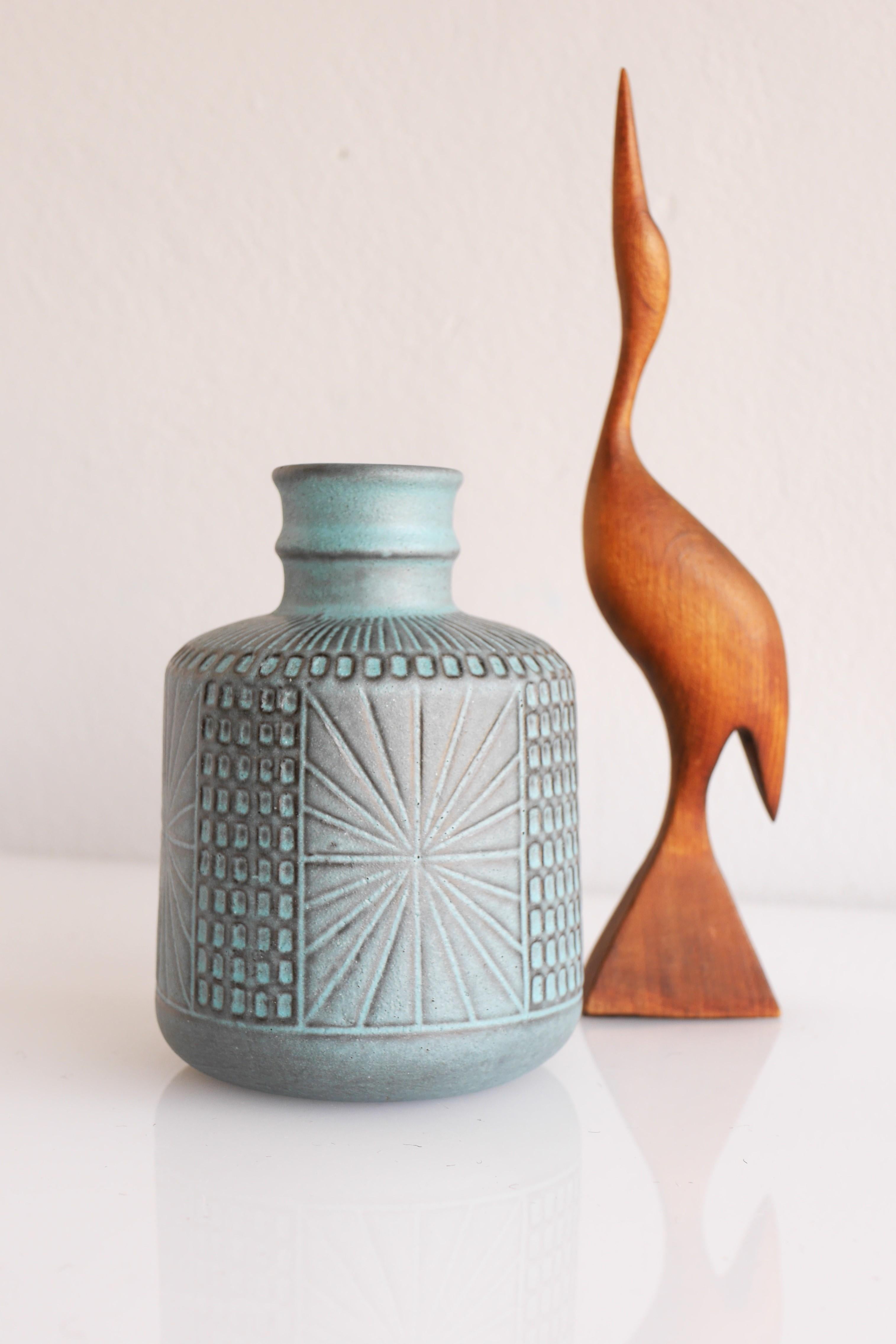 Vaso d'arte moderna di metà secolo di Mari Simmulson per Upsala Ekeby, Svezia in vendita 4