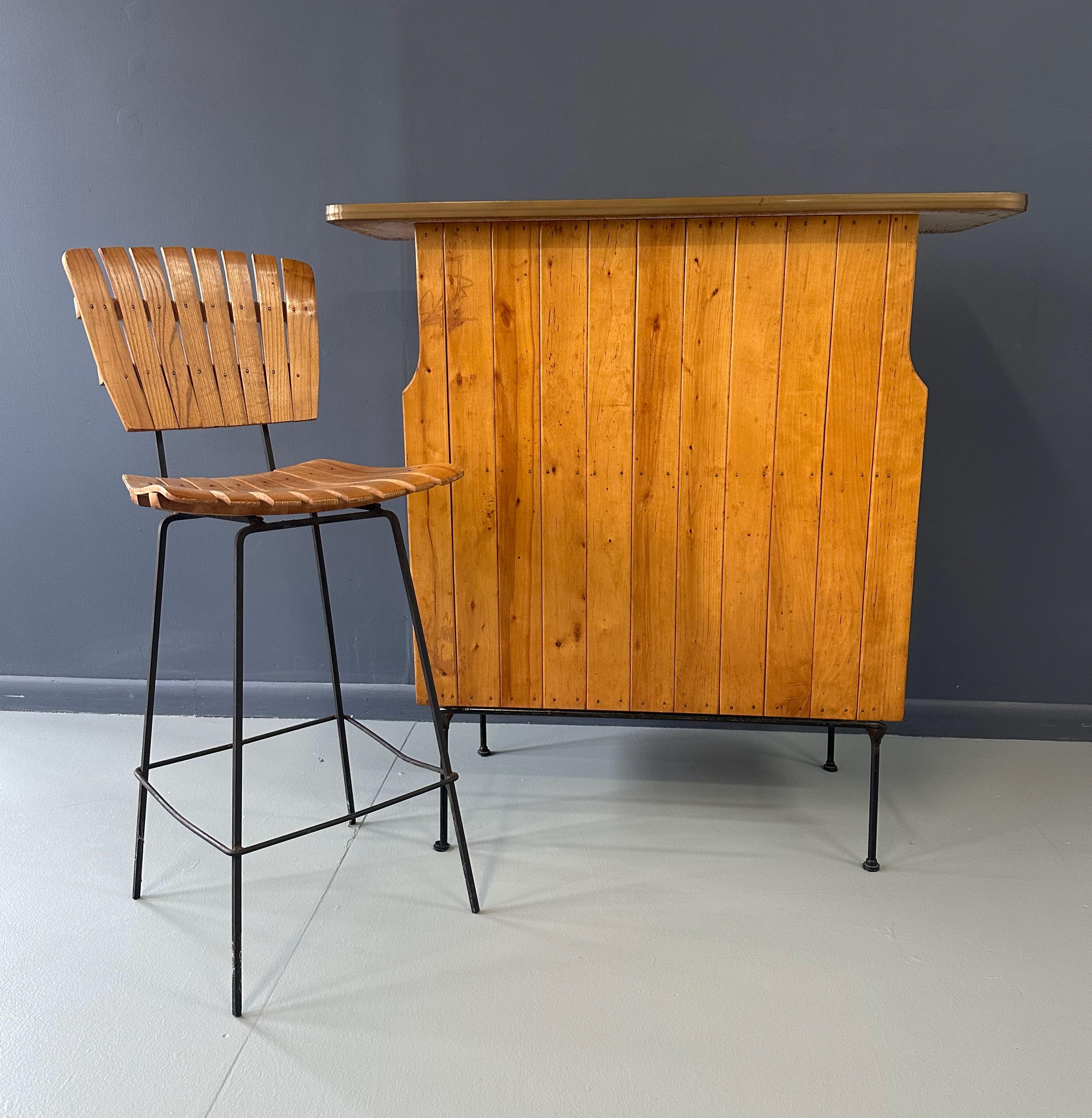 North American Mid-Century Modern Arthur Umanoff Dry Bar Console, 1950's and Stool For Sale