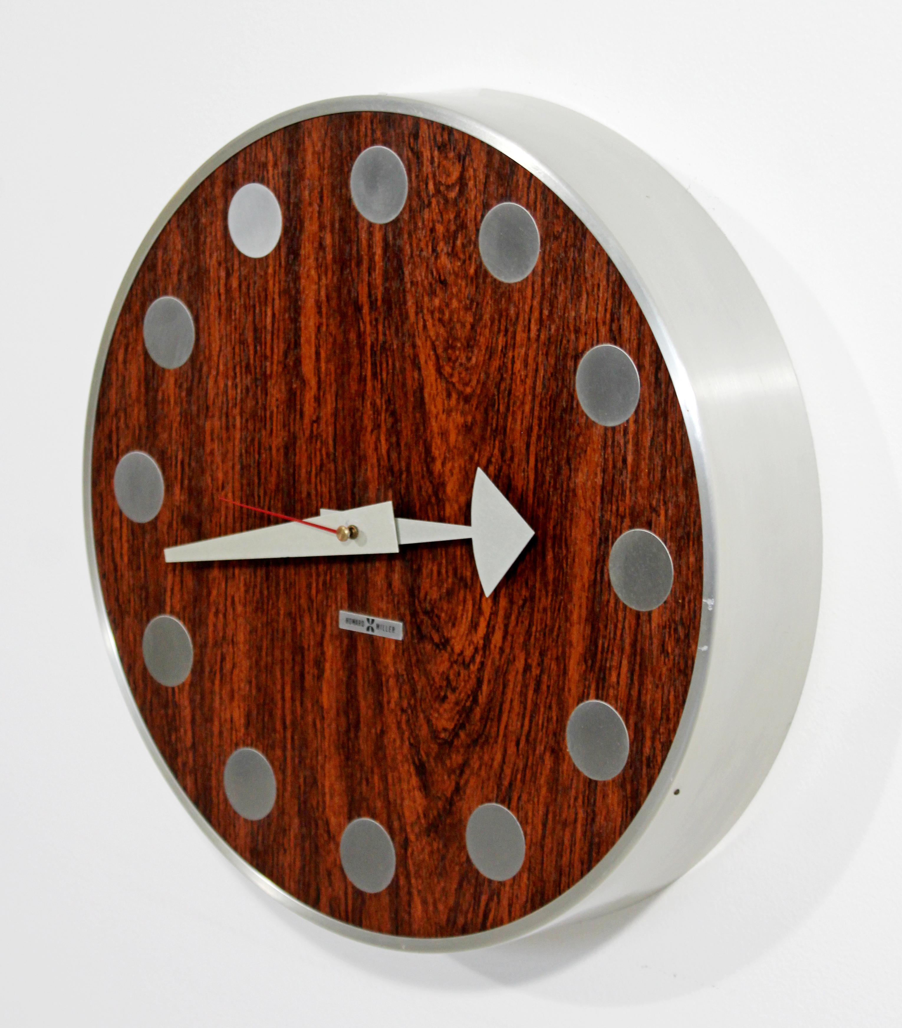 Mid-Century Modern Arthur Umanoff Howard Miller Rosewood Chrome Wall Clock In Good Condition In Keego Harbor, MI
