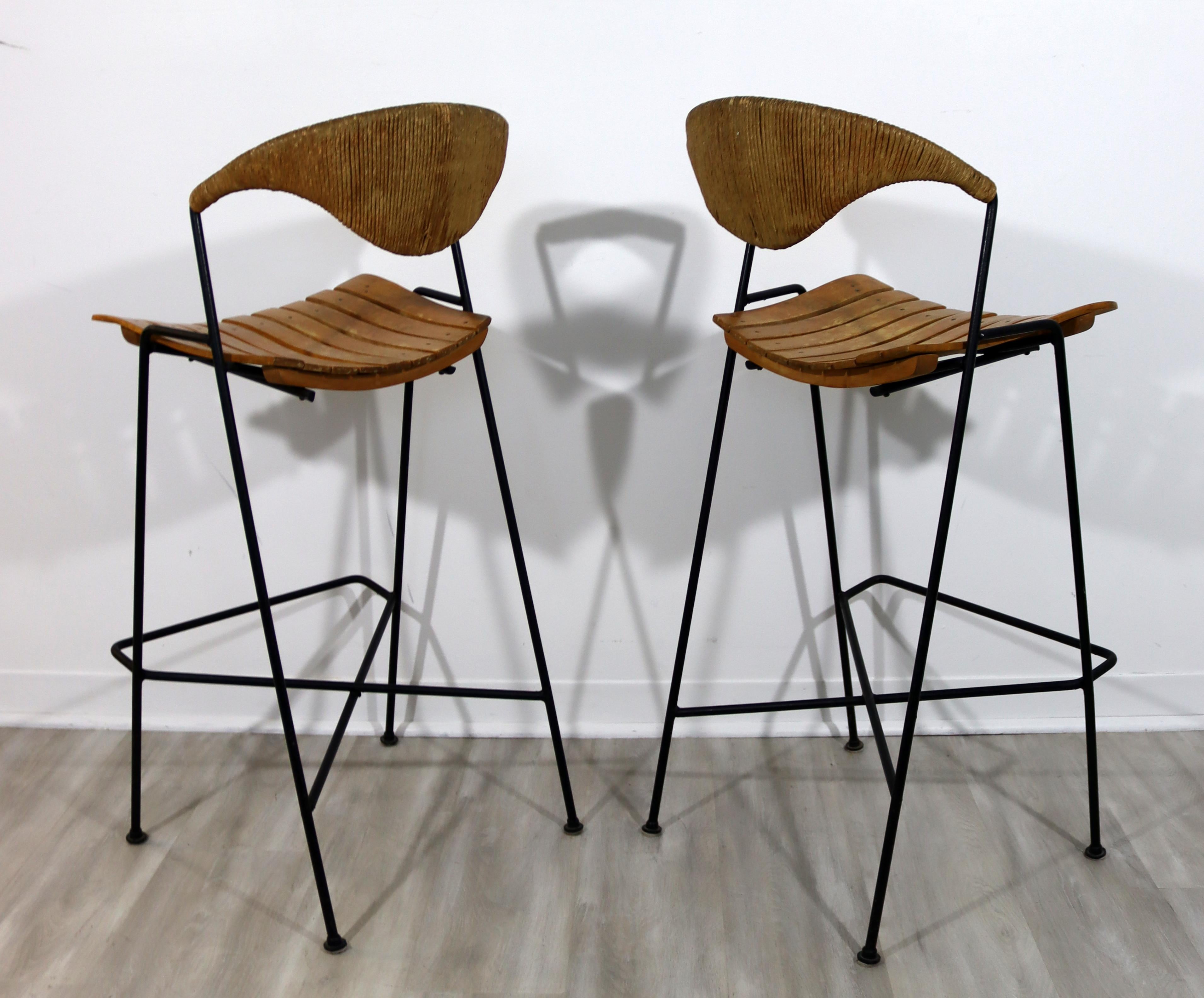 Mid-Century Modern Arthur Umanoff Pair of Iron Counter Bar Stools, 1960s 1