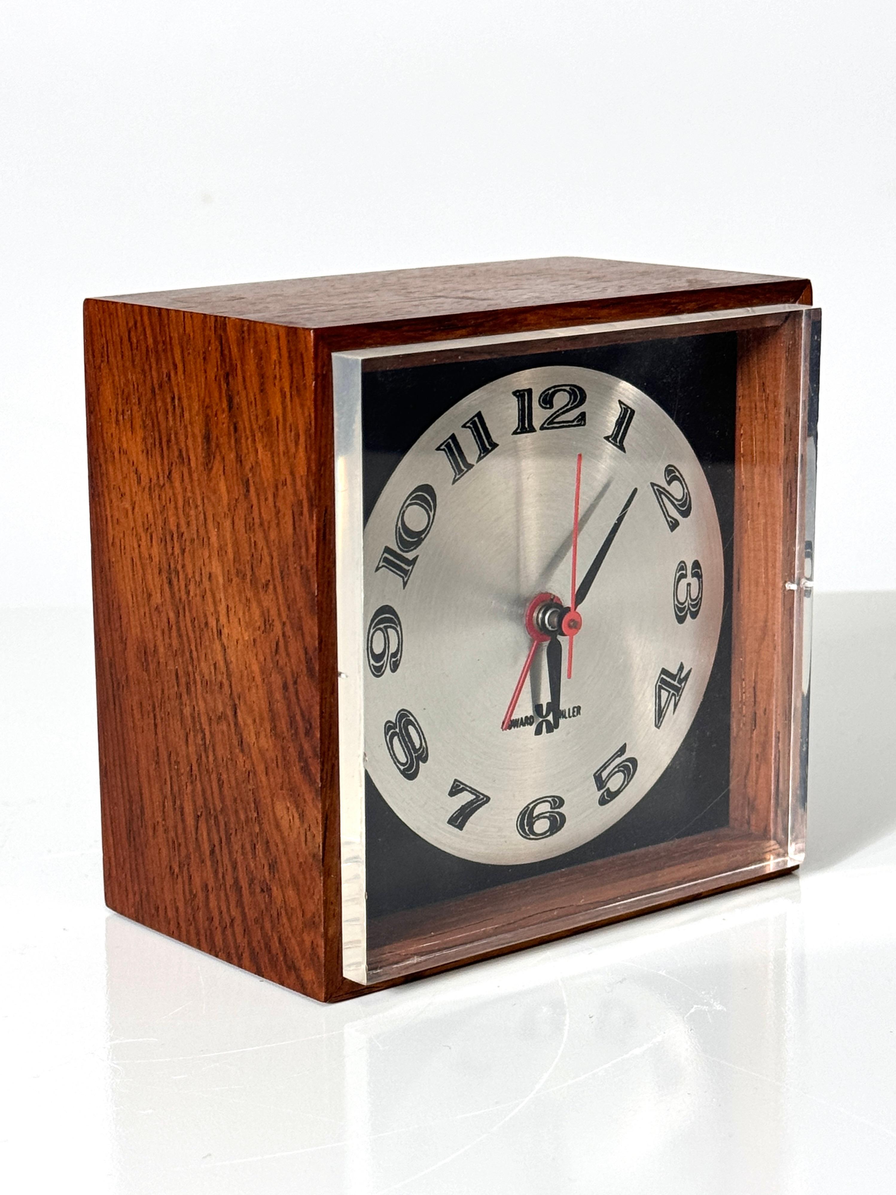 Mid-Century Modern Horloge de bureau carrée en palissandre Arthur Umanoff, moderne du milieu du siècle dernier pour Howard Miller en vente