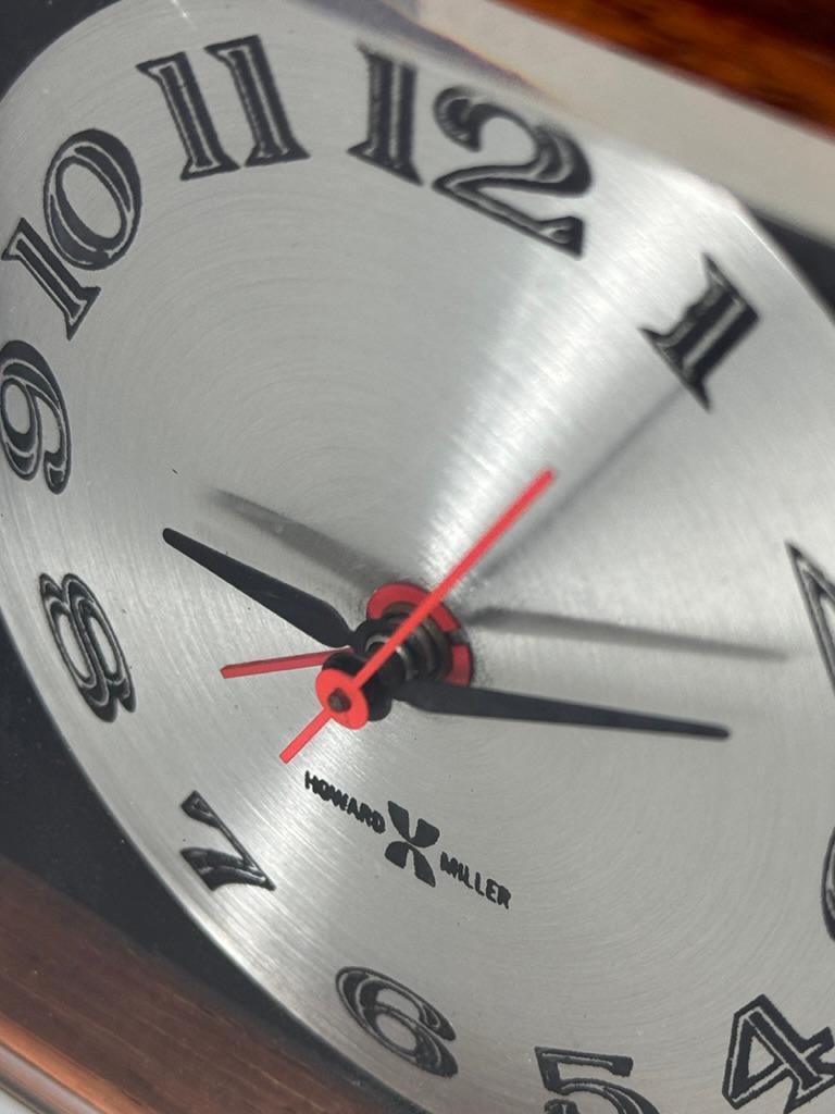 Horloge de bureau carrée en palissandre Arthur Umanoff, moderne du milieu du siècle dernier pour Howard Miller Bon état - En vente à Troy, MI