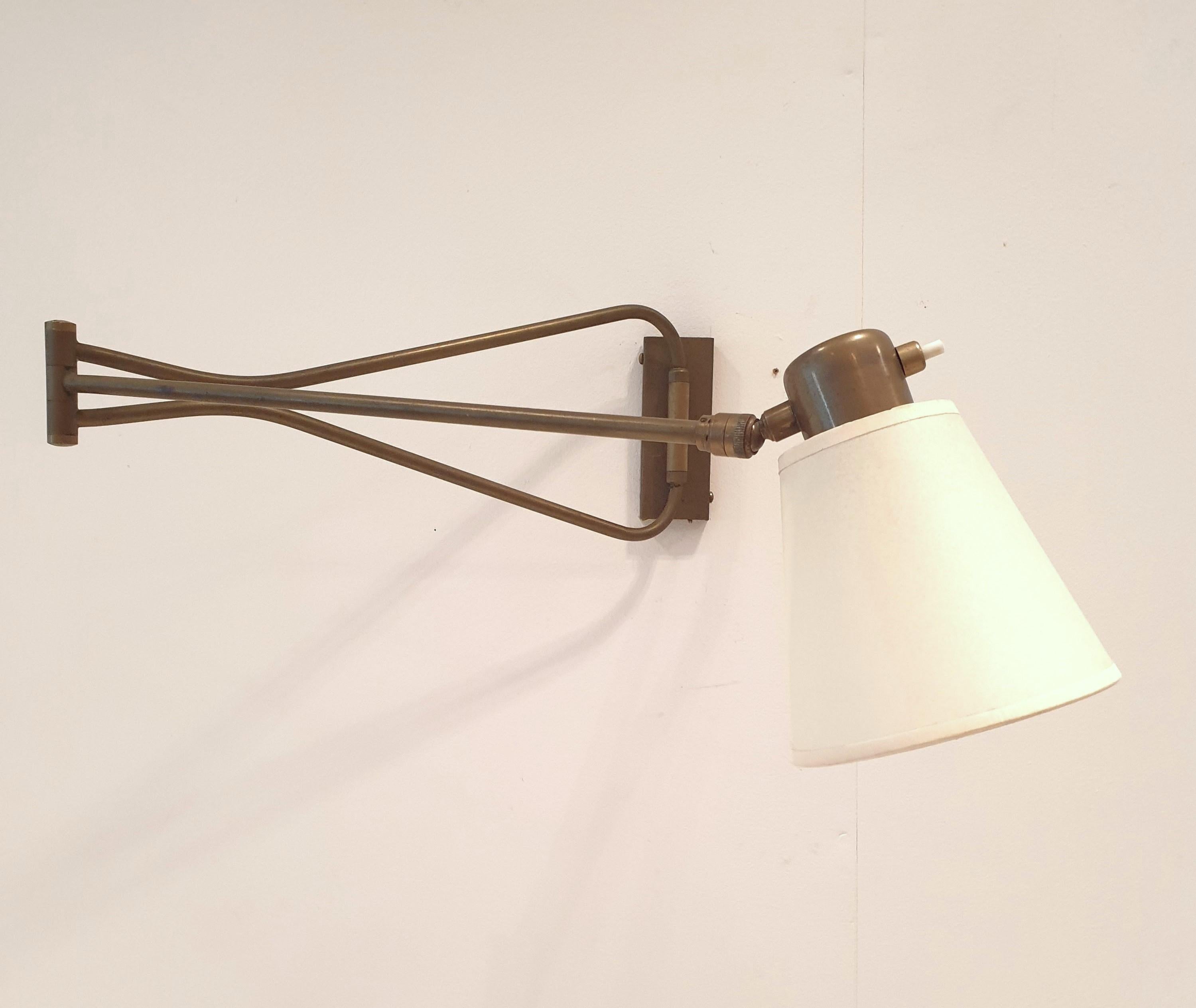 Français Lampe articulée mi-siècle moderne en vente