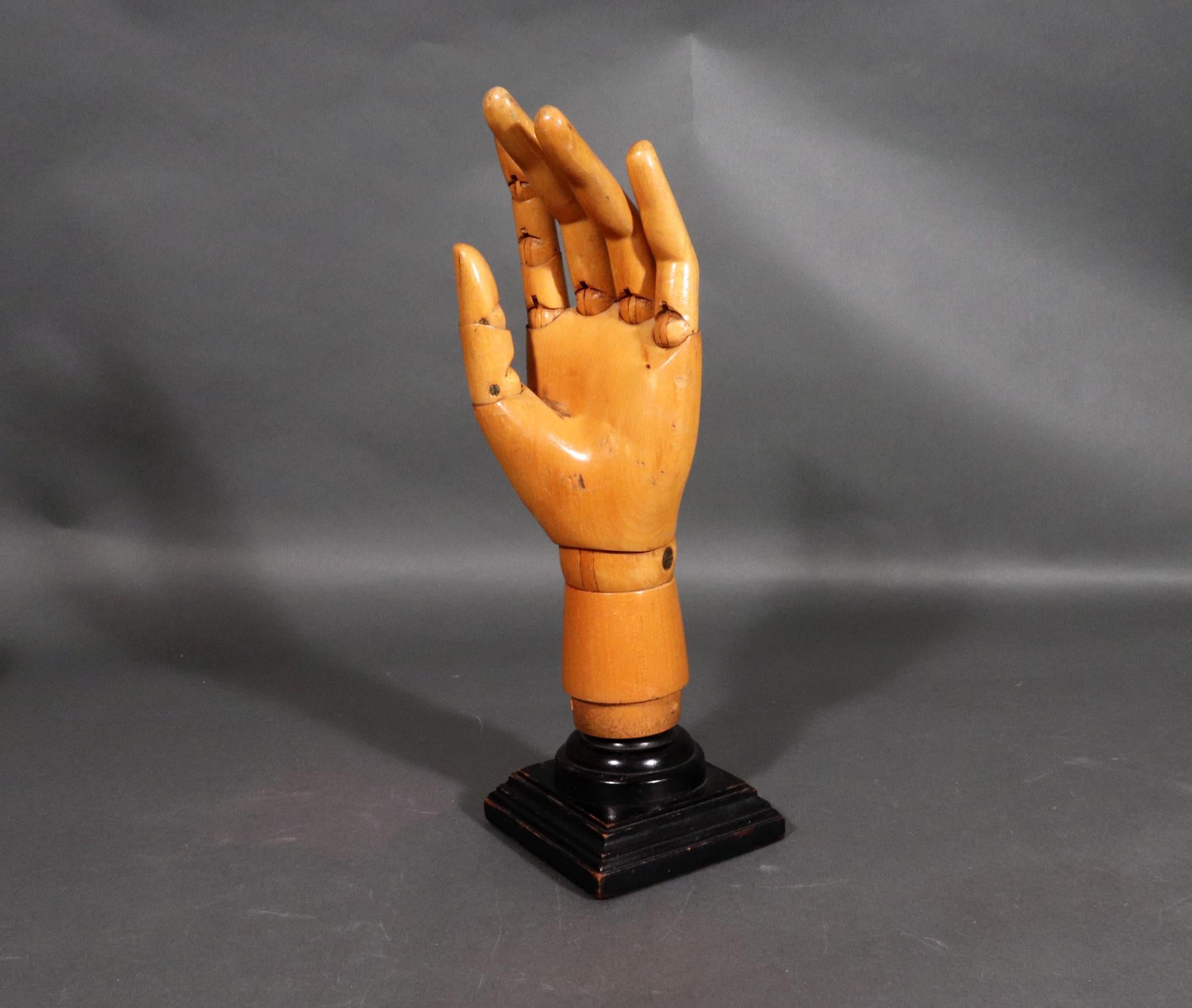 Mid-century Modern Articulated Wood Artist Hand Model (Volkskunst) im Angebot