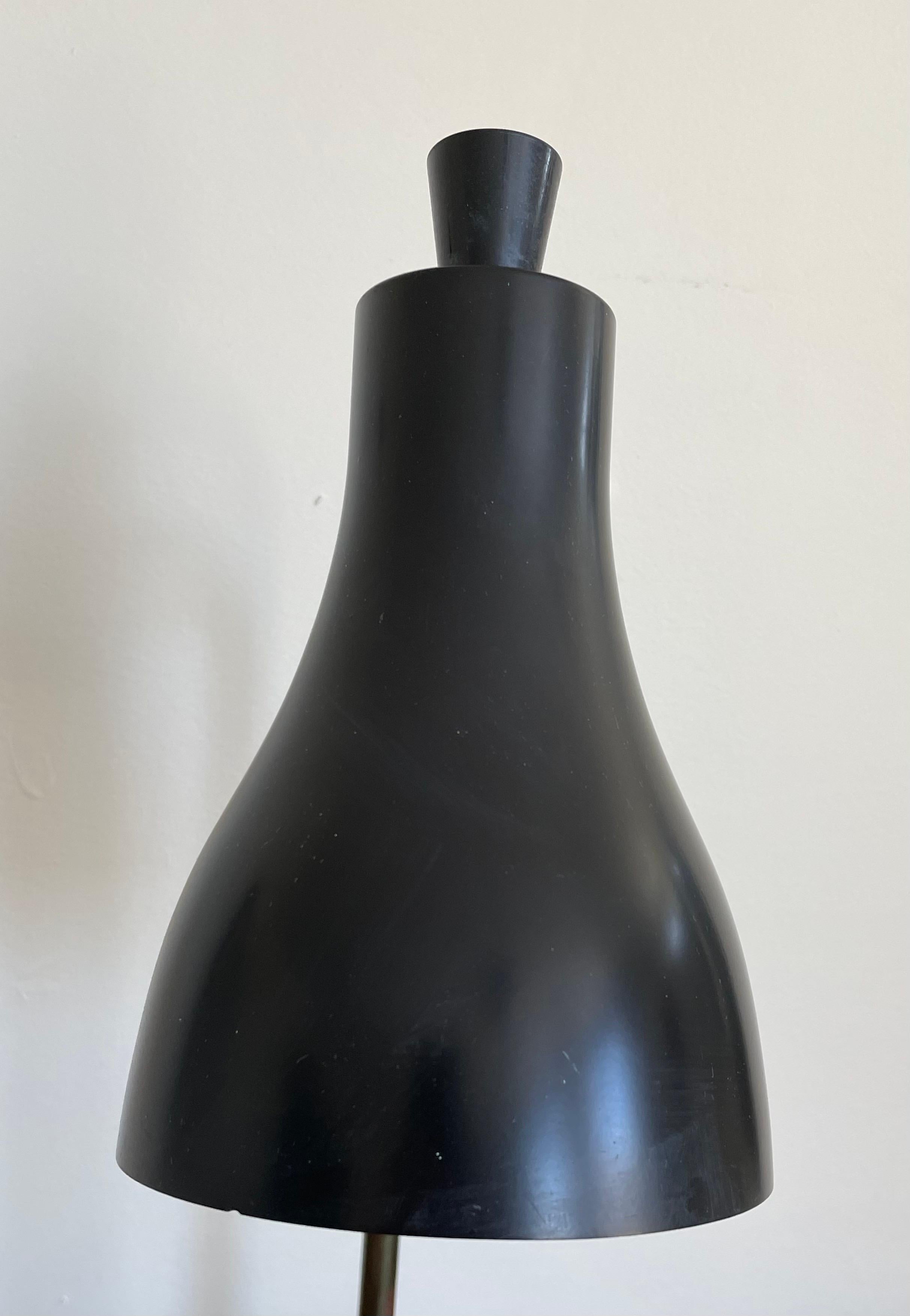 Lampada da scrivania nera snodabile di metà secolo nello stile di Gerald Thurston In condizioni buone in vendita a Bedford Hills, NY