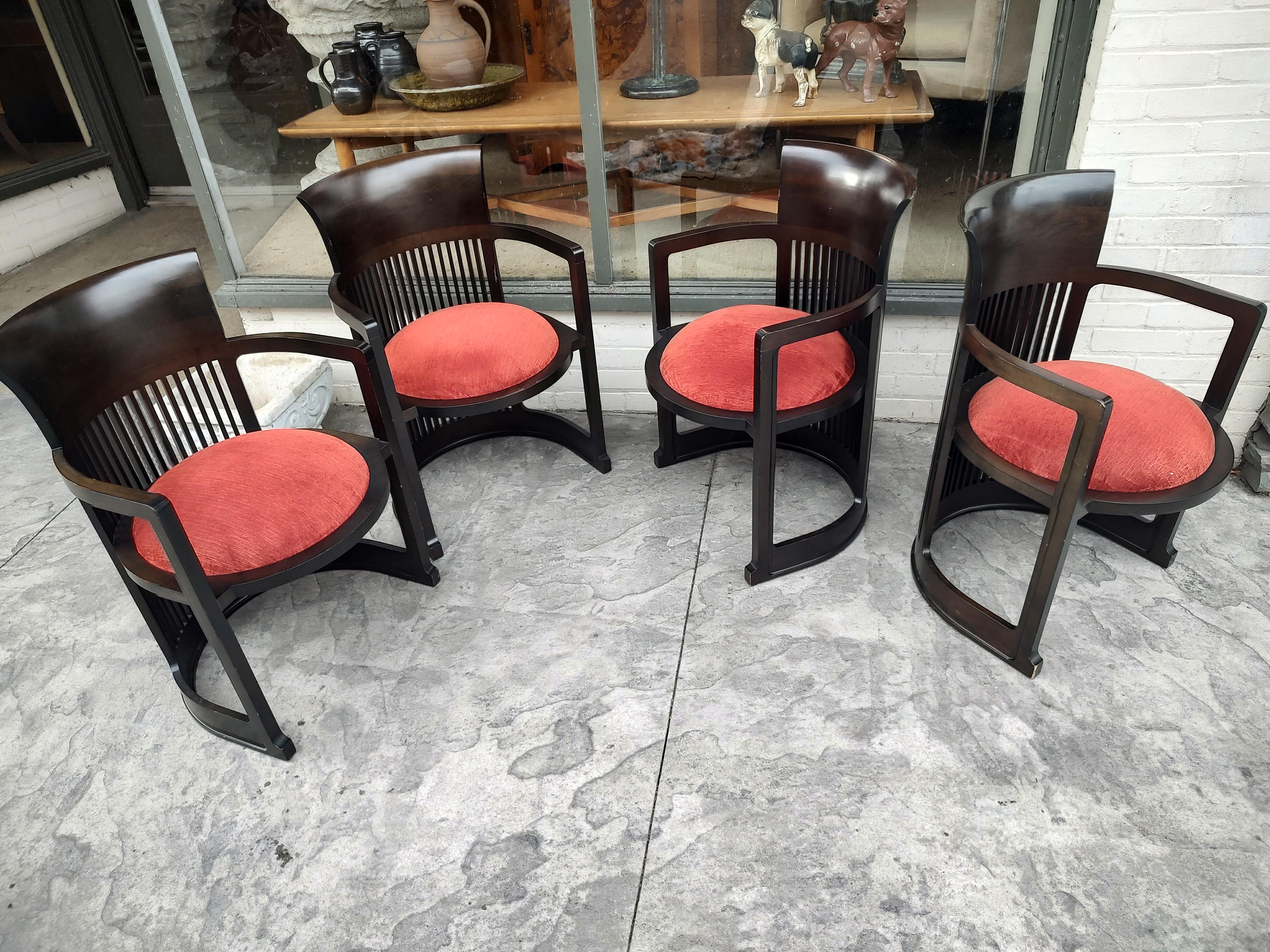Ensemble de 4 chaises Frank Lloyd Wright de style Arts & Crafts moderne du milieu du siècle dernier par Cassina en vente 5