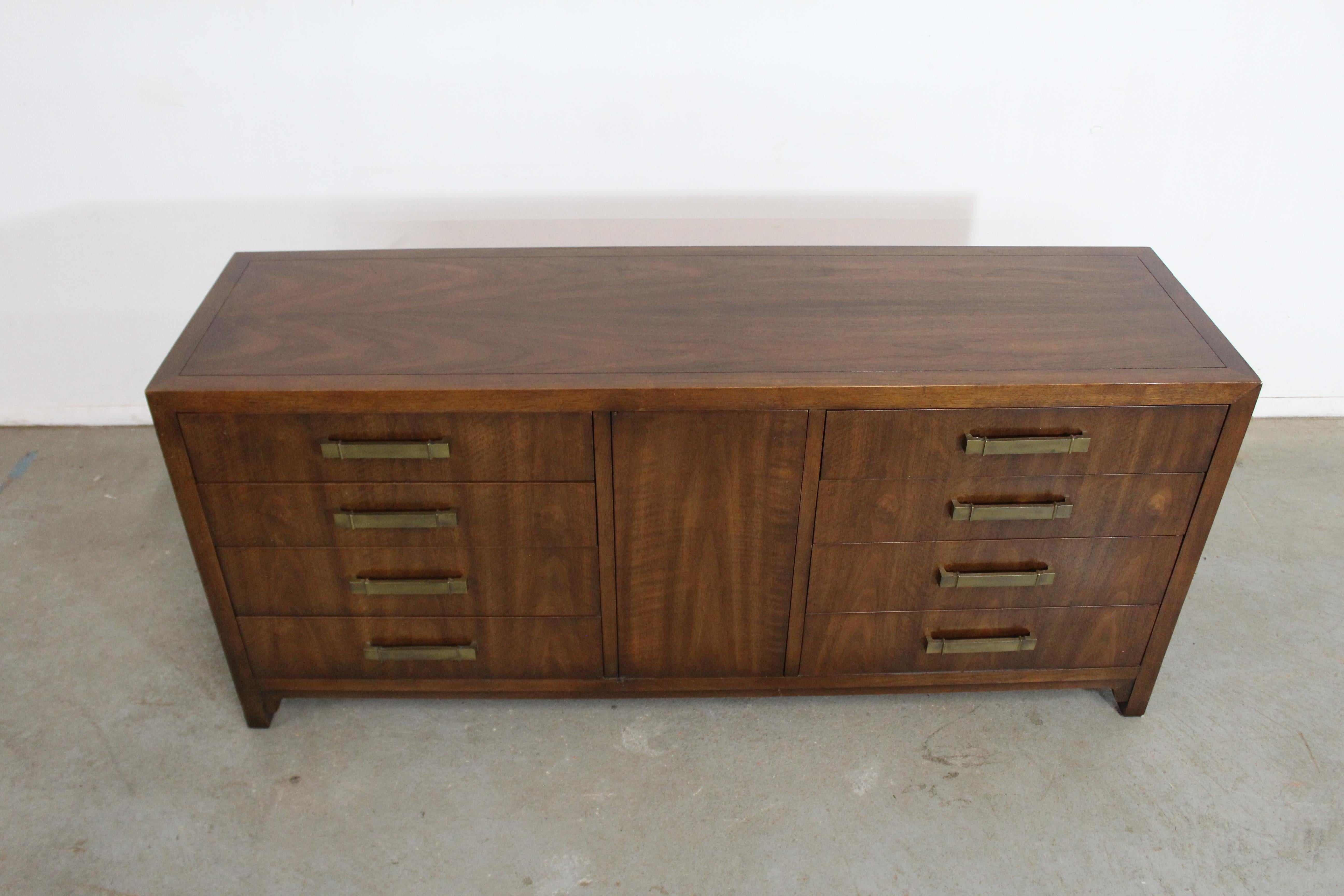 Mid-Century Modern Asain Credenza/Dresser Black Mahoghany by Heritage Furniture For Sale 9