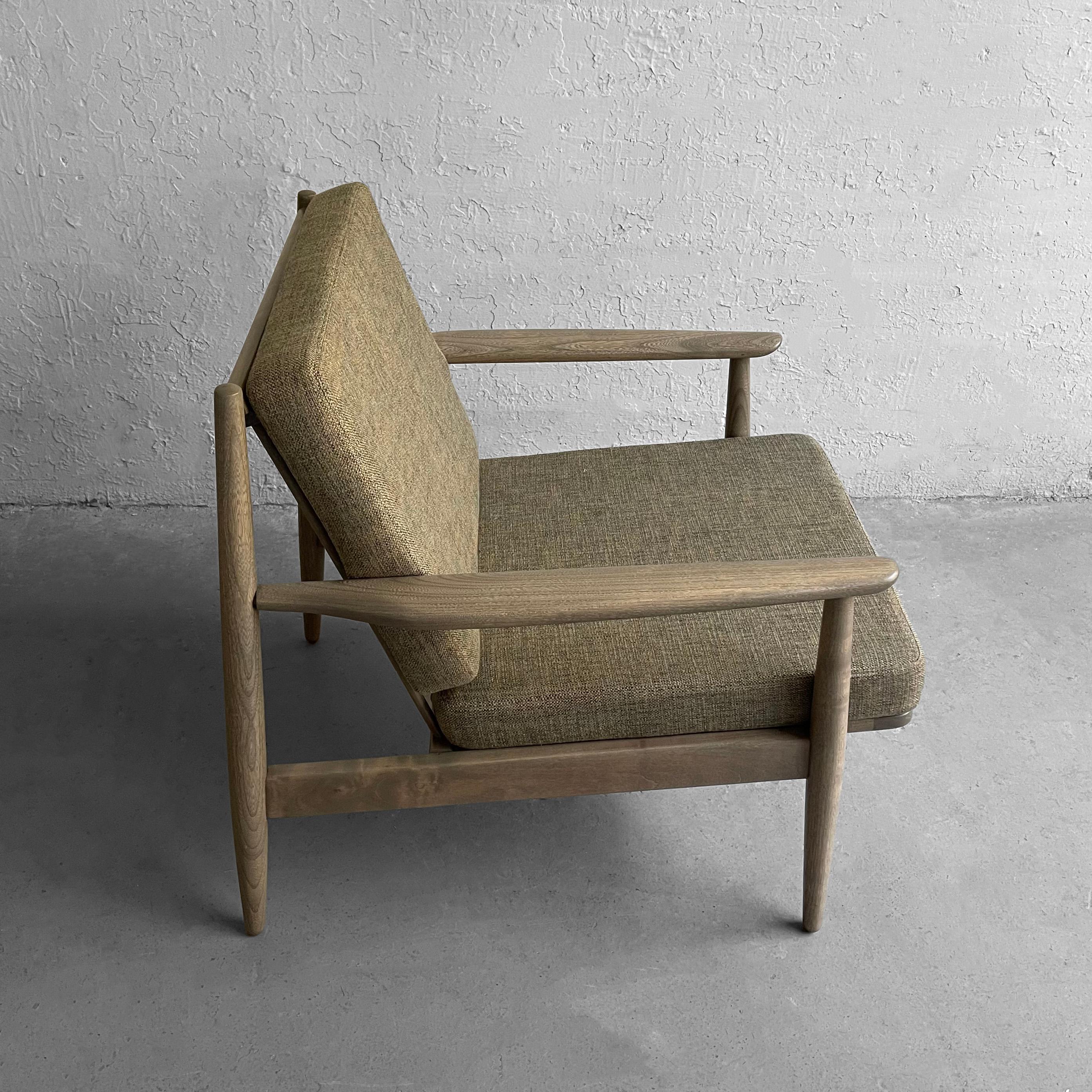 American Mid-Century Modern Ash Lounge Chair by Viko Baumritter For Sale