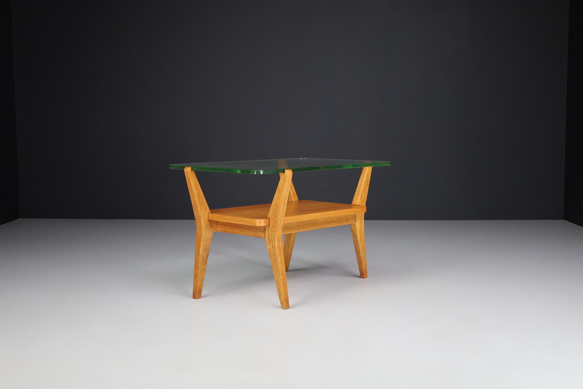 Mid-Century Modern Ash Wood and Glass Coffee Table, Praque, 1950s For Sale 3