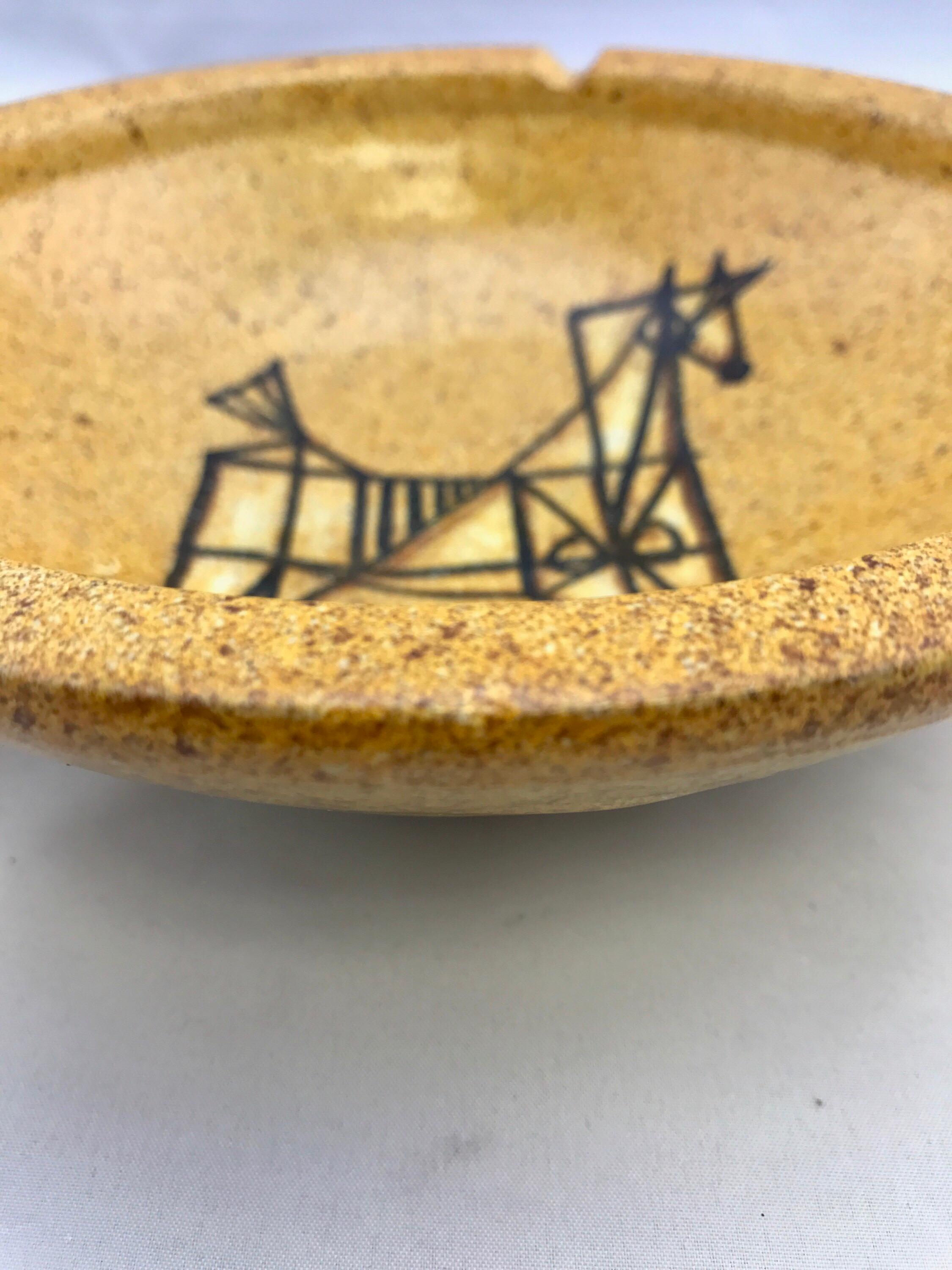 Mid-Century Modern Ashtray or Bowl By Alfaraz Spain, Yellow Modernist Horse im Zustand „Gut“ im Angebot in Marietta, GA