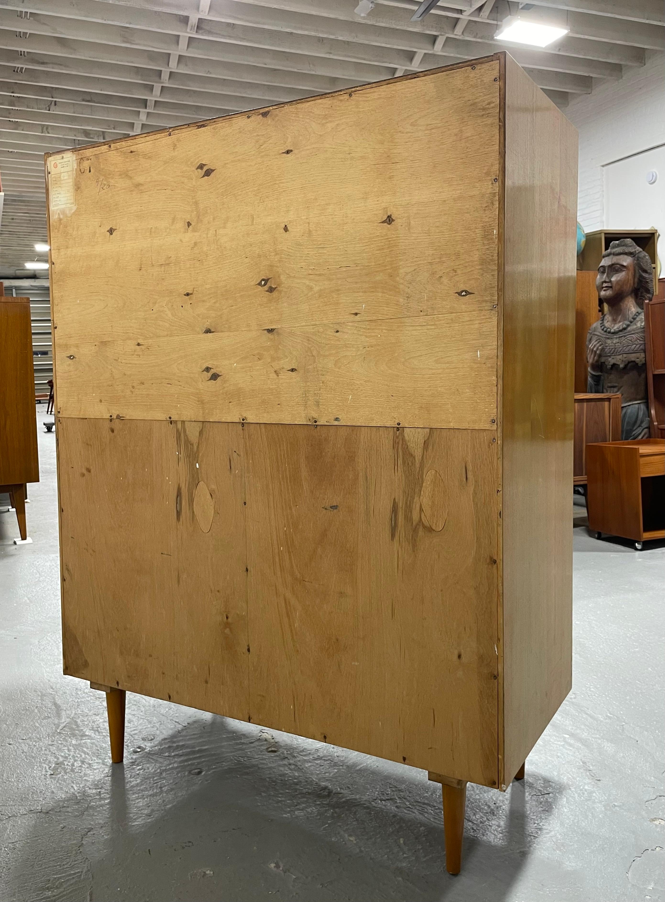 Mid Century Modern Ashwood Bookcase / China Cabinet, c. 1960’s im Angebot 6