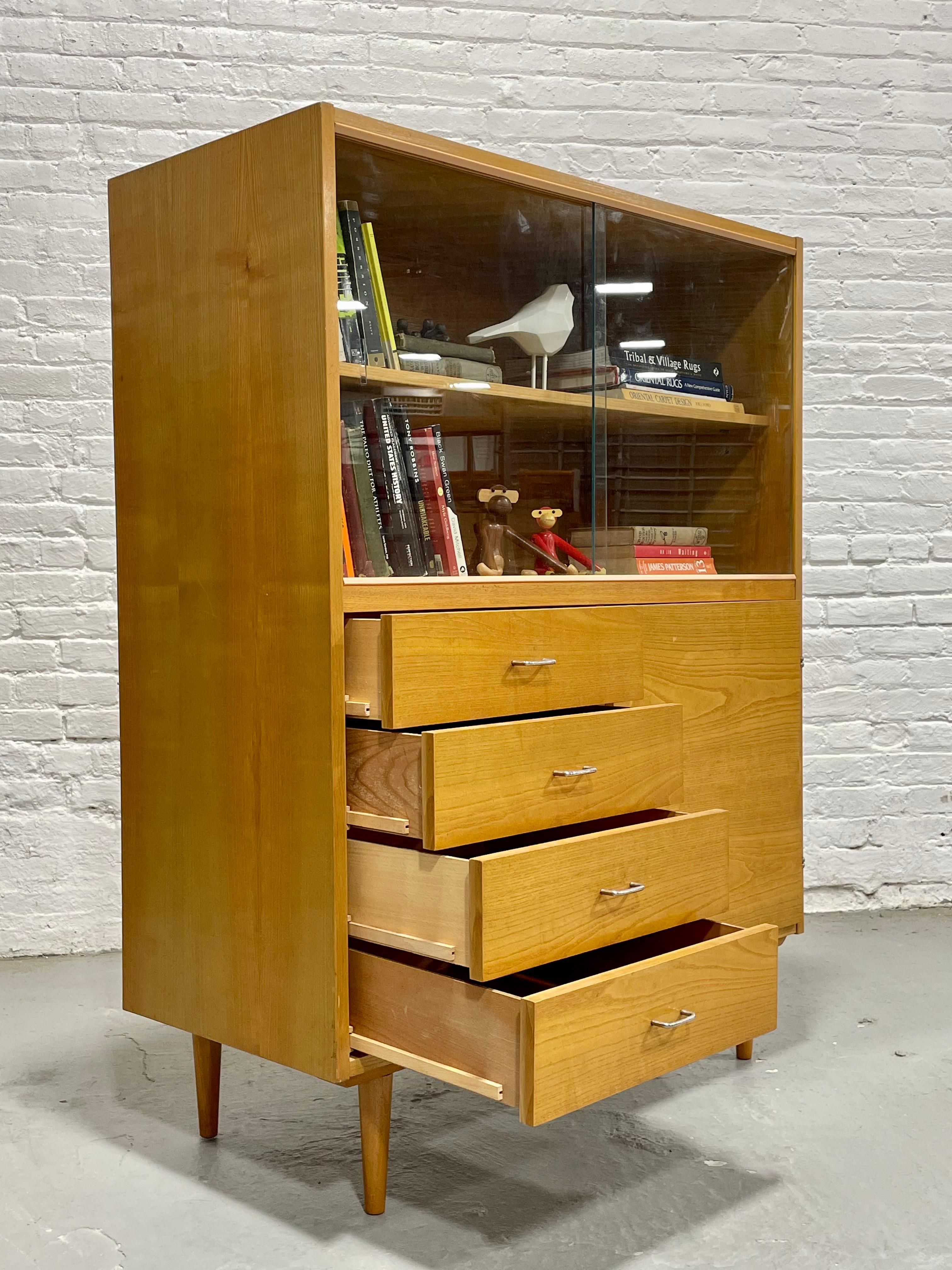 Mid Century Modern Ashwood Bookcase / China Cabinet, c. 1960’s im Angebot 3