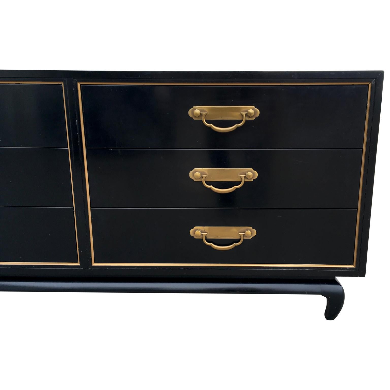 Mahogany Mid-Century Modern Asian American of Martinsville Black Lacquer Six-Drawer Chest