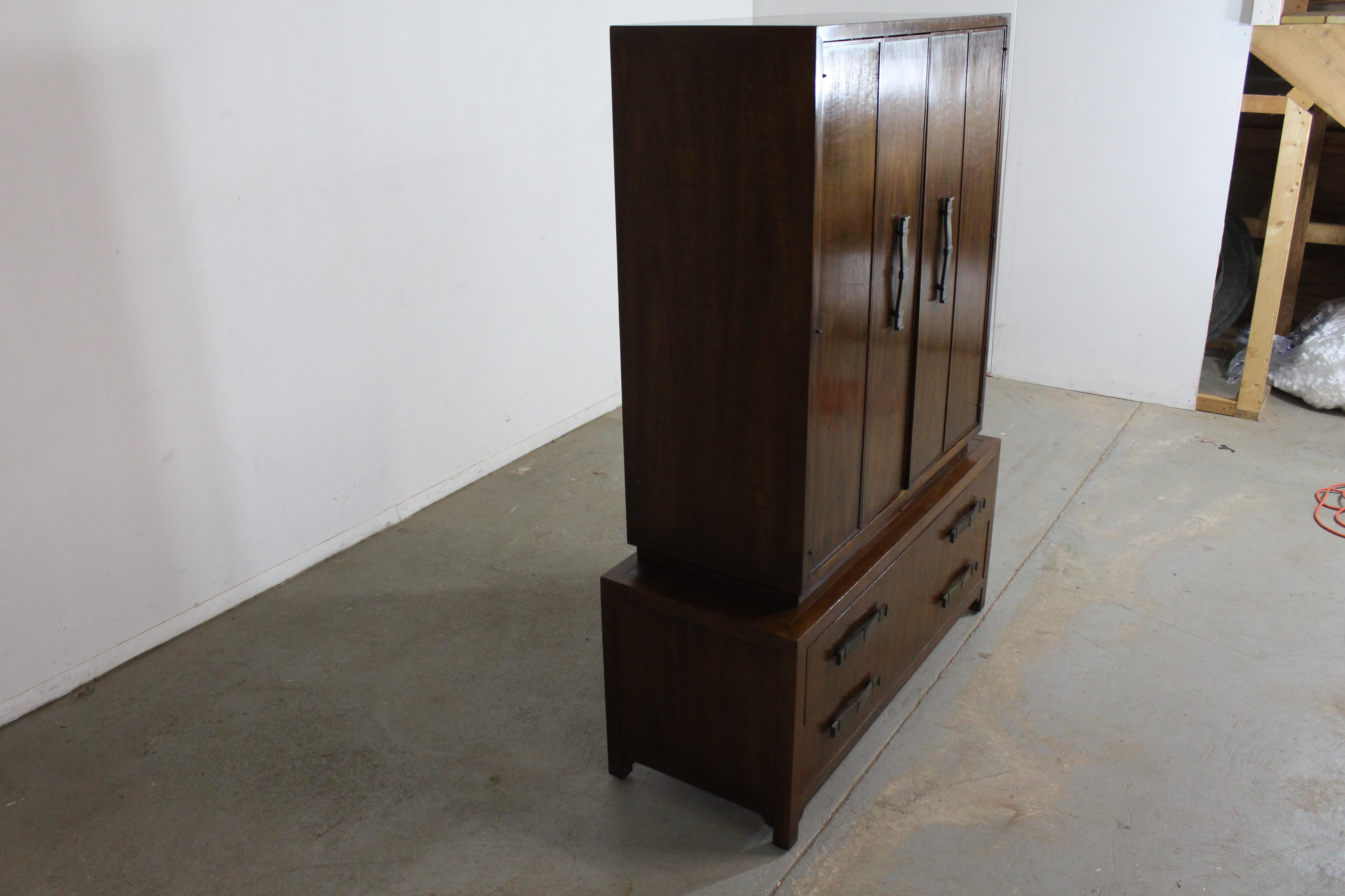 Mid-Century Modern Asian Gentleman's Tall Chest on Chest by Heritage In Good Condition In Wilmington, DE
