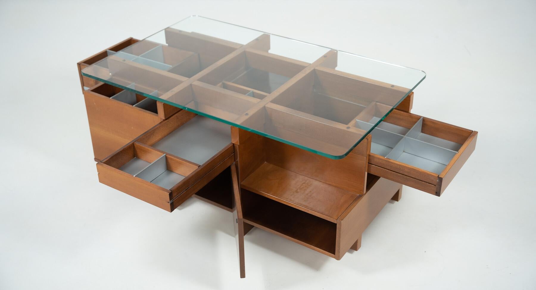 Mid-Century Modern Assymetrical Coffee Table with Compartments, Italy, 1970s For Sale 1