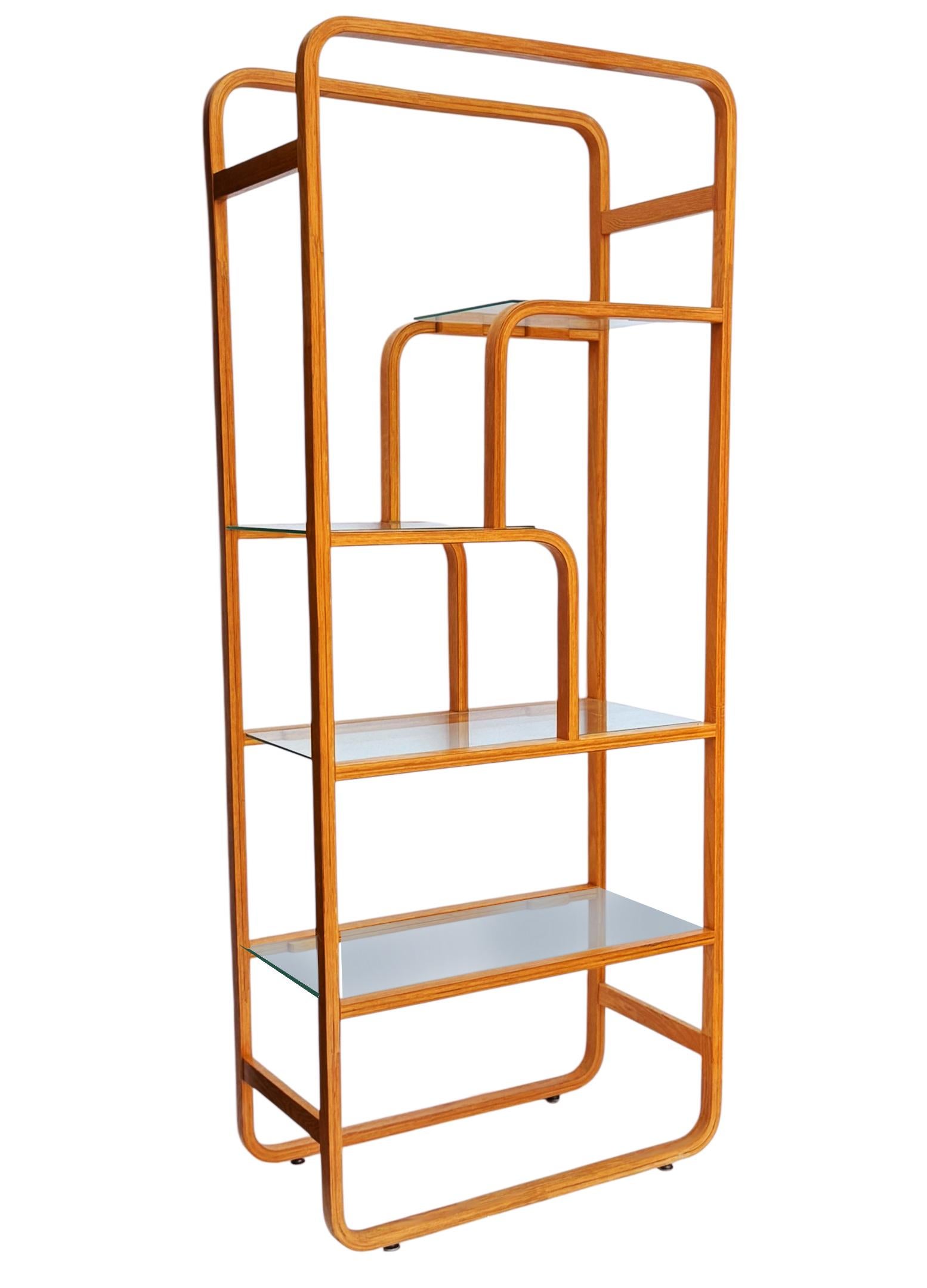 Etagere o scaffale a parete asimmetrico in Oak e vetro, stile Mid-Century Modern in vendita 1