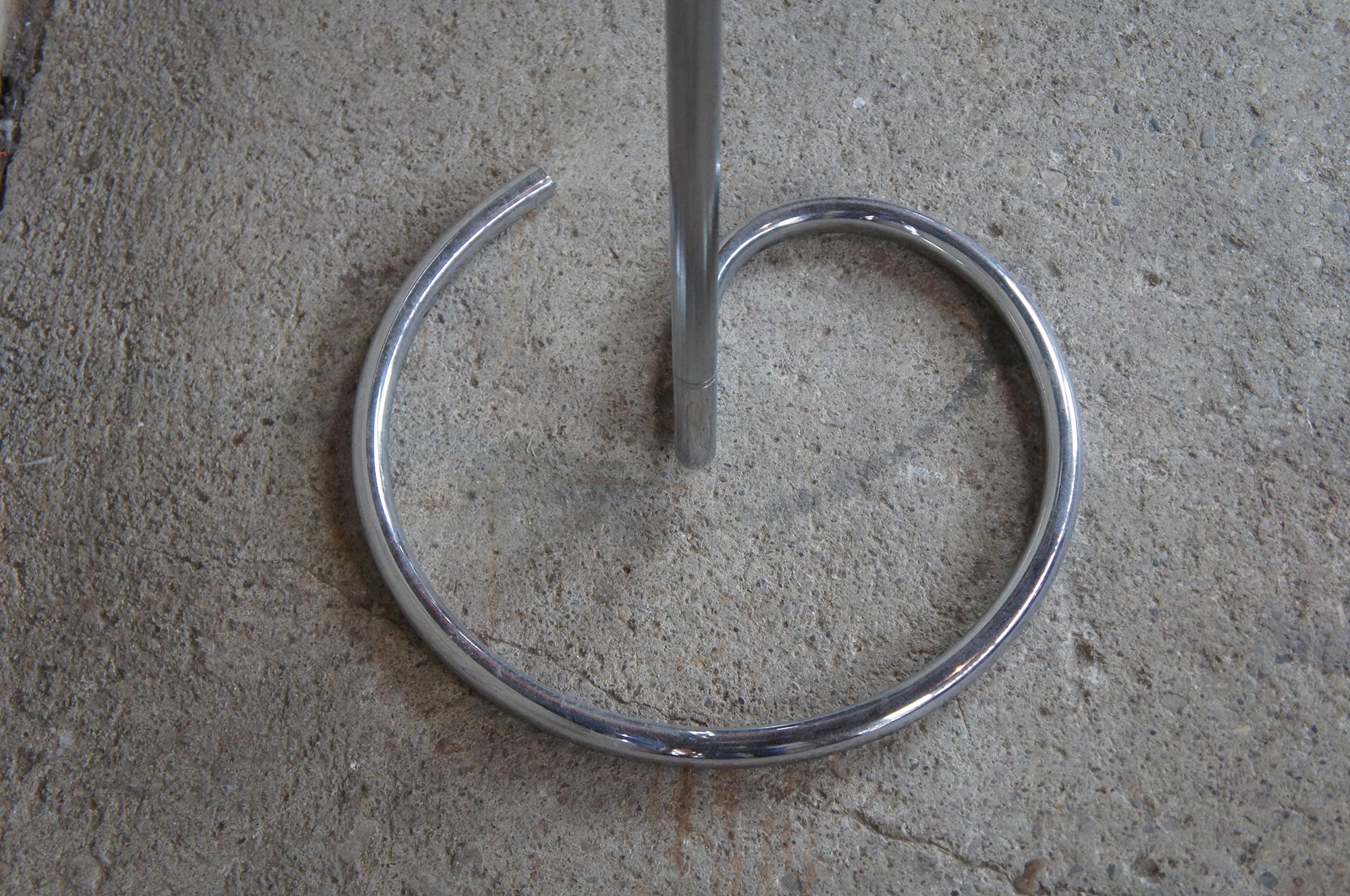Mid-Century Modern Atomic Abstract Chrome Starburst Memphis Sculptural Clock For Sale 2