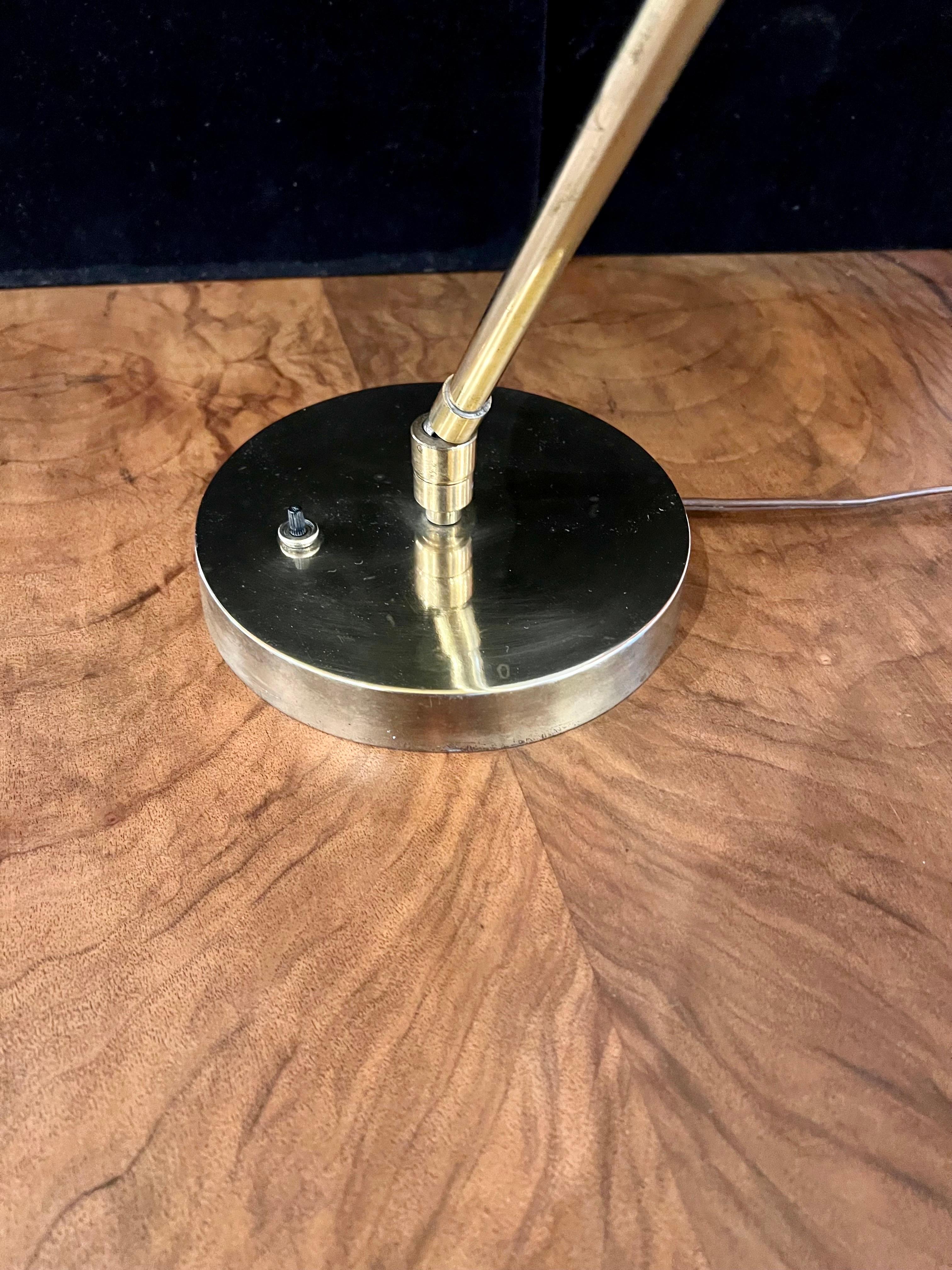 Mid Century Modern atomic age Multidirectional Brass Desk/Table Lamp In Good Condition In San Diego, CA