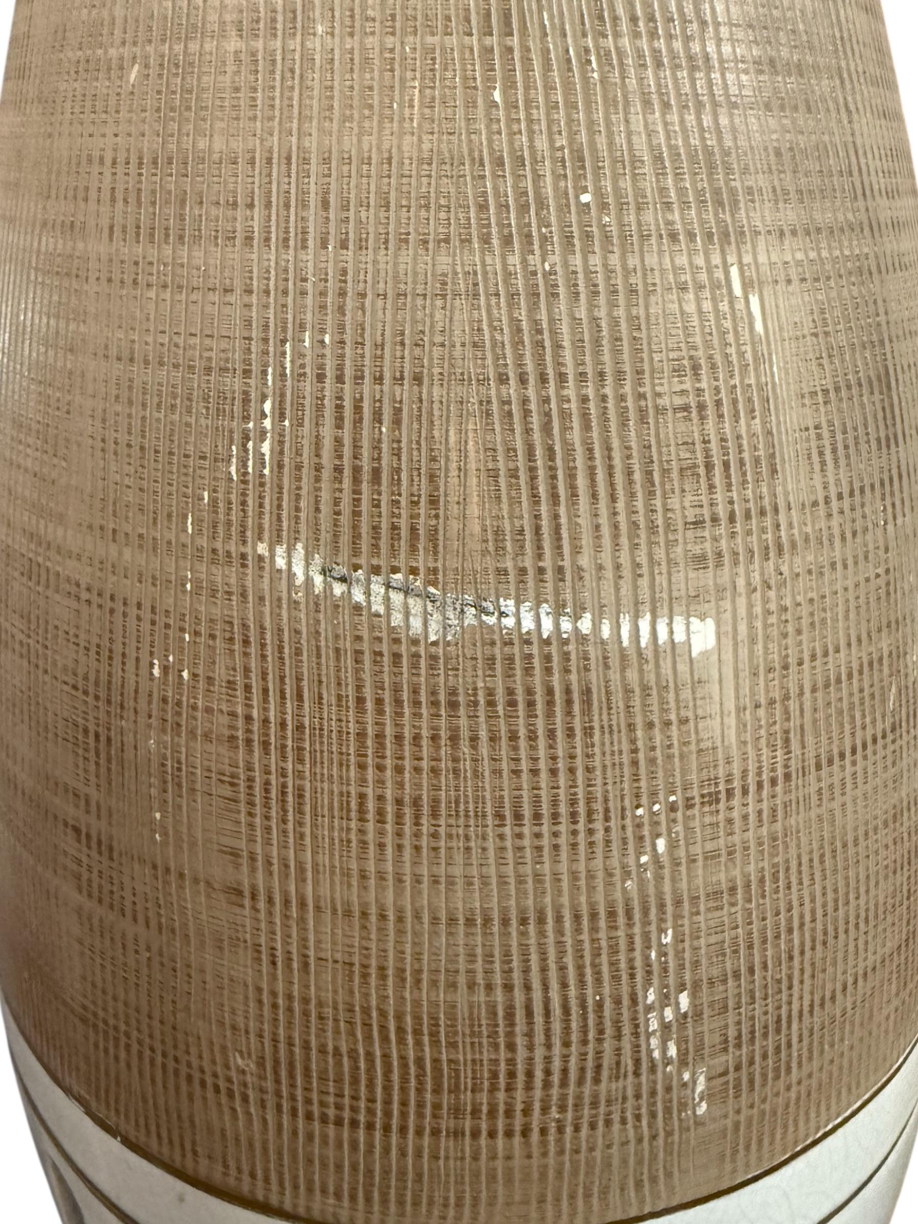 Mid-Century Modern Atomic Age Tall American Ceramic Table Lamp For Sale 1