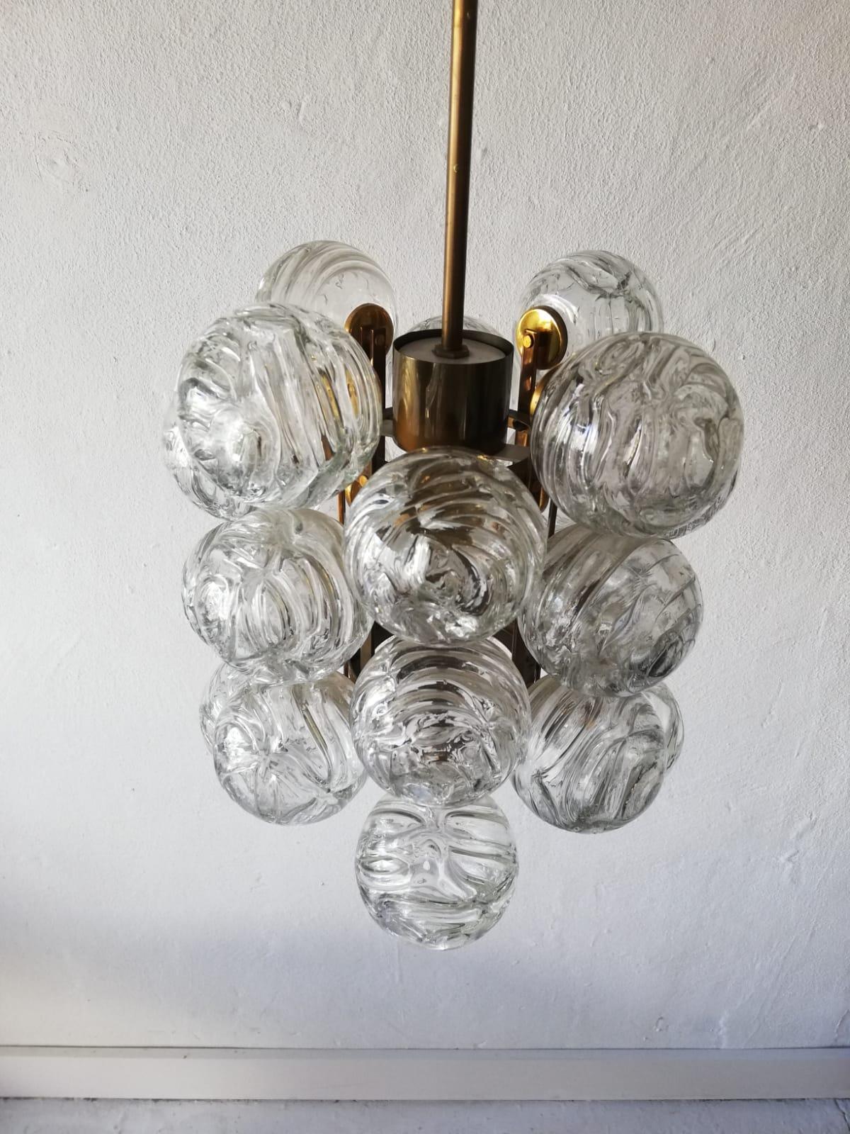 Mid-Century Modern Atomic Balls & Brass Pendant Lamp by Doria, 1960s Germany In Good Condition In Hagenbach, DE